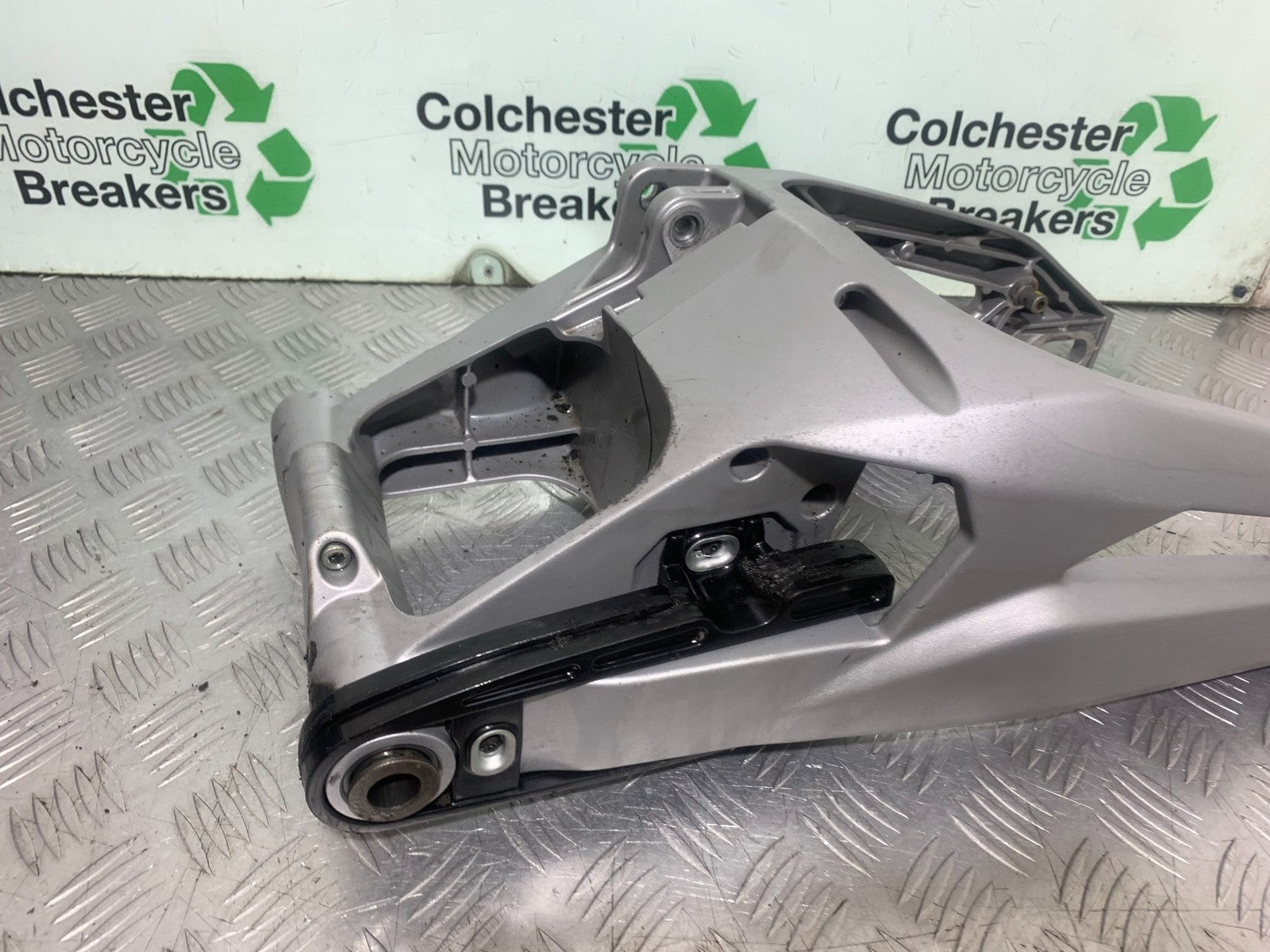 APRILIA SL750 SL 750 SHIVER SWINGARM YEAR 2008-2016 (CMB1242)