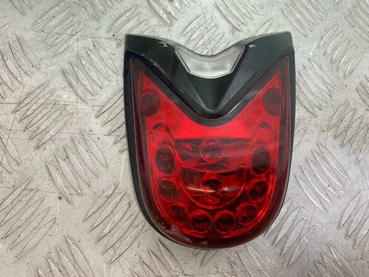 SINNIS HOODLUM 125 REAR LIGHT  YEAR 2021-2025 (CMB1196)