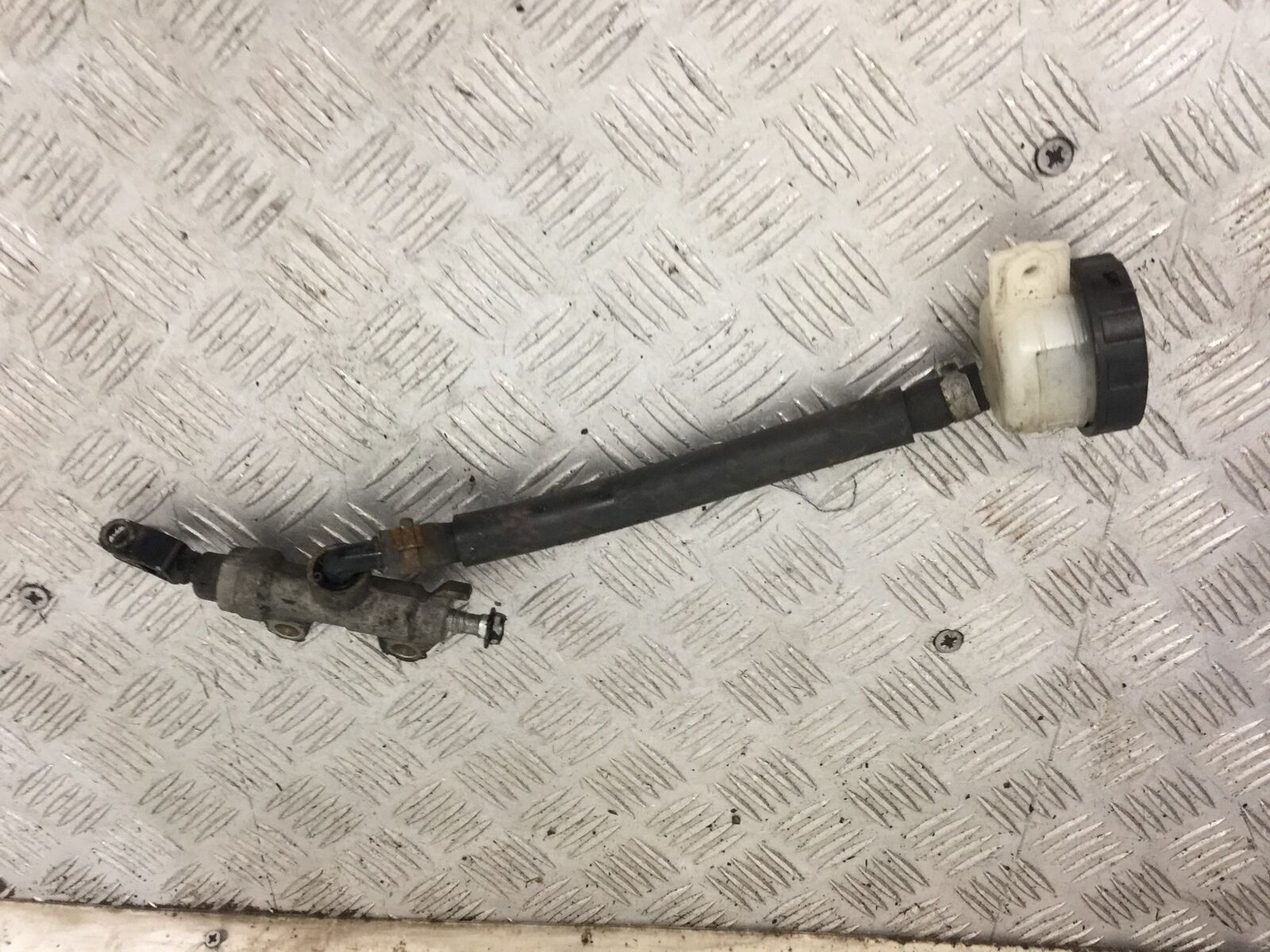 KAWASAKI ZX9R ZX9B REAR BRAKE MASTER CYLINDER  YEAR 1994 (STOCK 860)