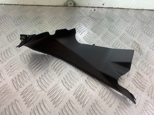 DUCATI 1299 PANIGALE LEFT TOP FAIRING INFILL PANEL YEAR 2016 (CMB 1187)