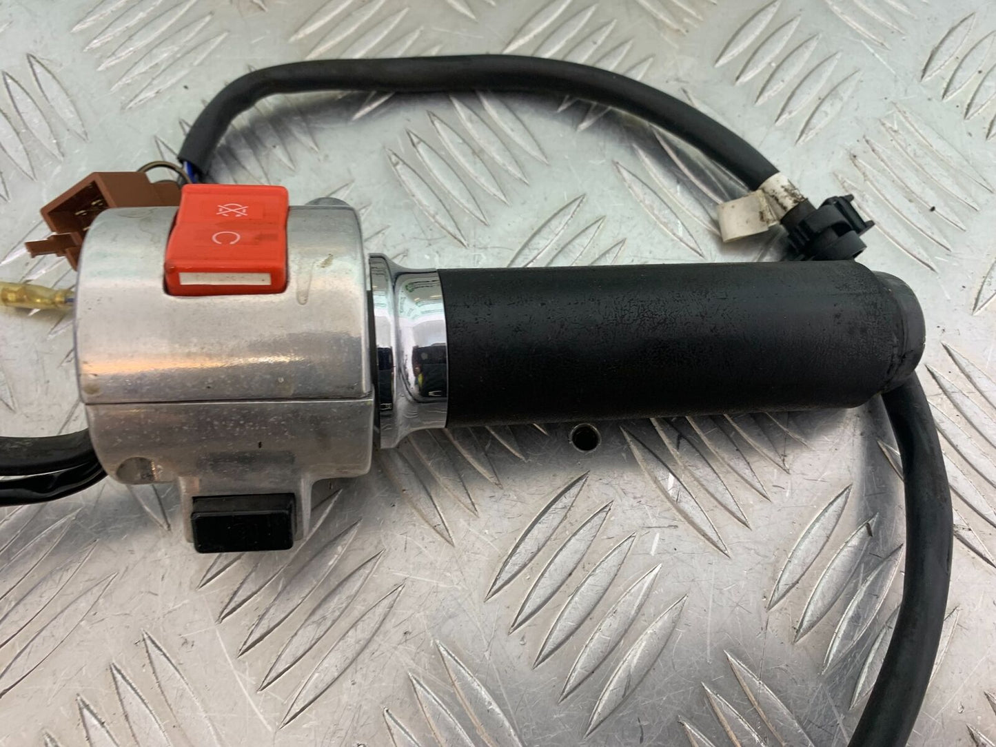 HONDA VT1100 C SHADOW SPIRIT RIGHT SWITCH GEAR    2002-2003 (CMB1035)