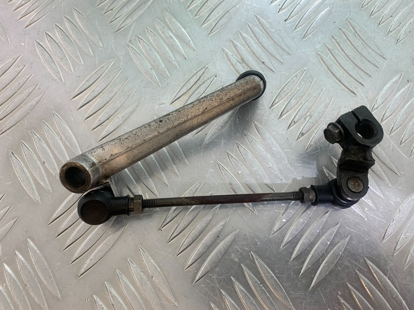KAWASAKI ZR 750 ZEPHYR GEAR LEVER  YEAR 1991-95 (CMB1008)