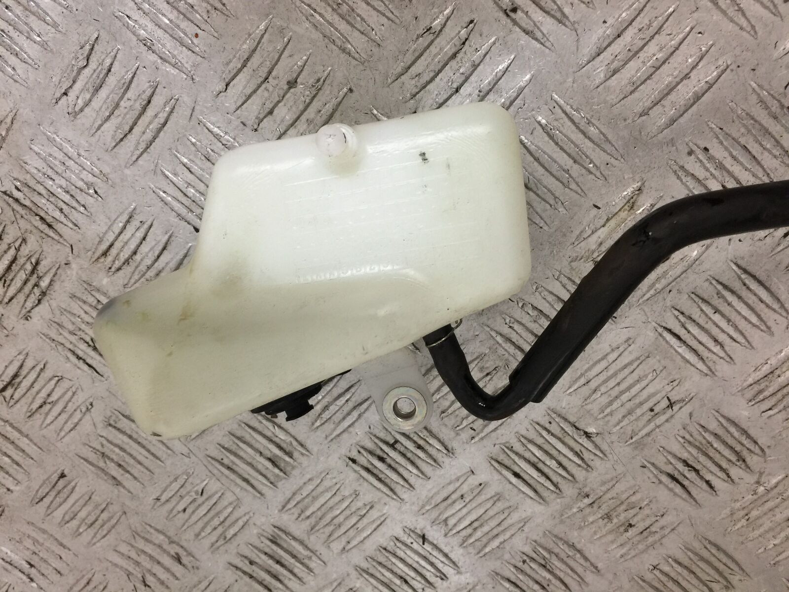 YAMAHA MT03 COOLANT BOTTLE  YEAR 2018  (STOCK 801)