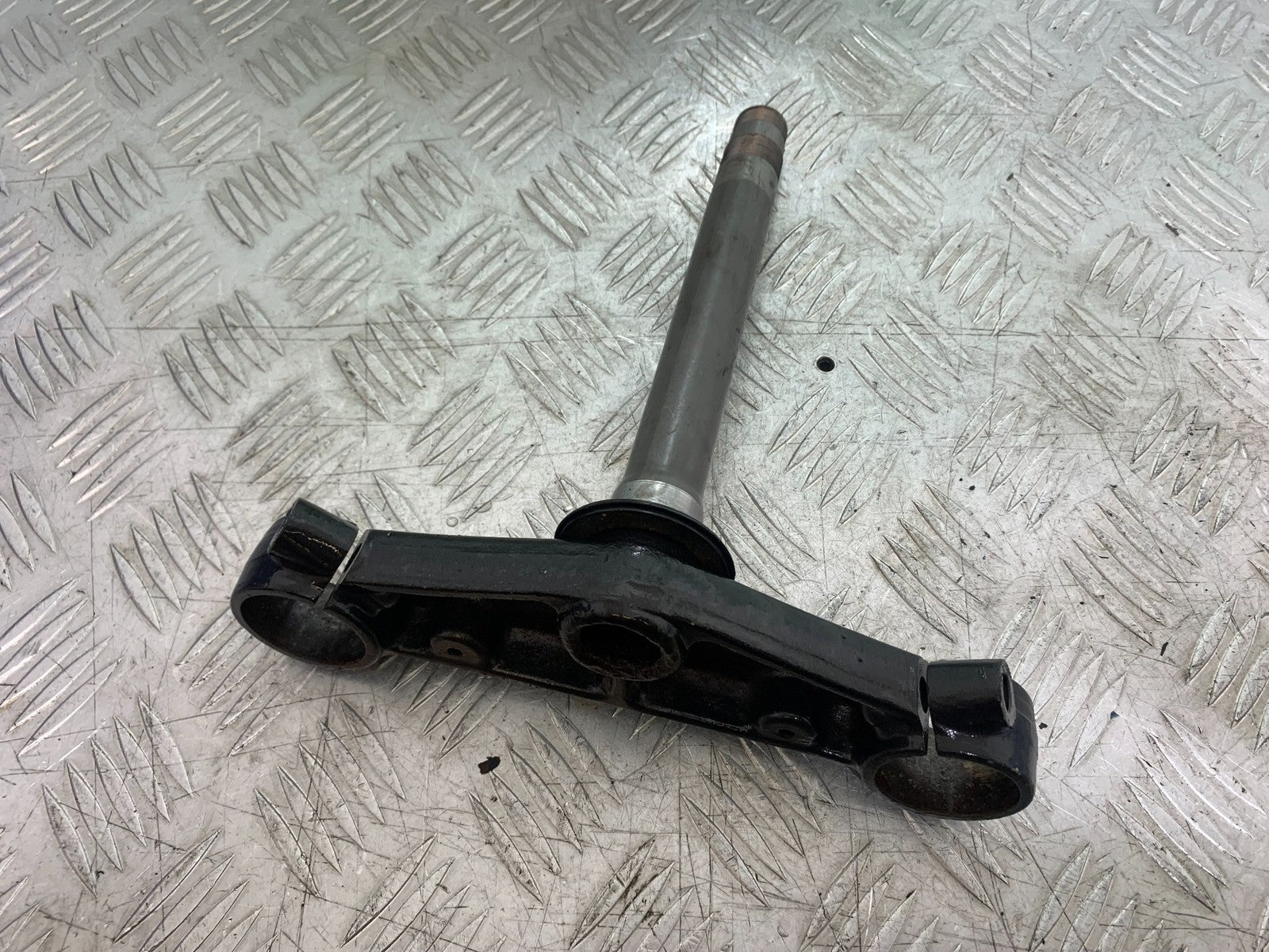 HONDA CB500 F CB500F BOTTOM YOKE  YEAR 2013-2015  (CMB1235)