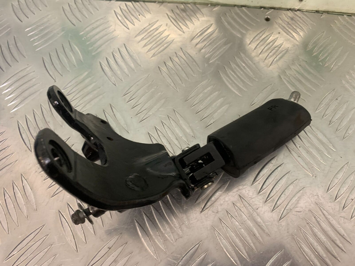ROYAL ENFIELD 350 CLASSIC FRONT RIGHT FOOTPEG YEAR 2022 (STOCK 967)