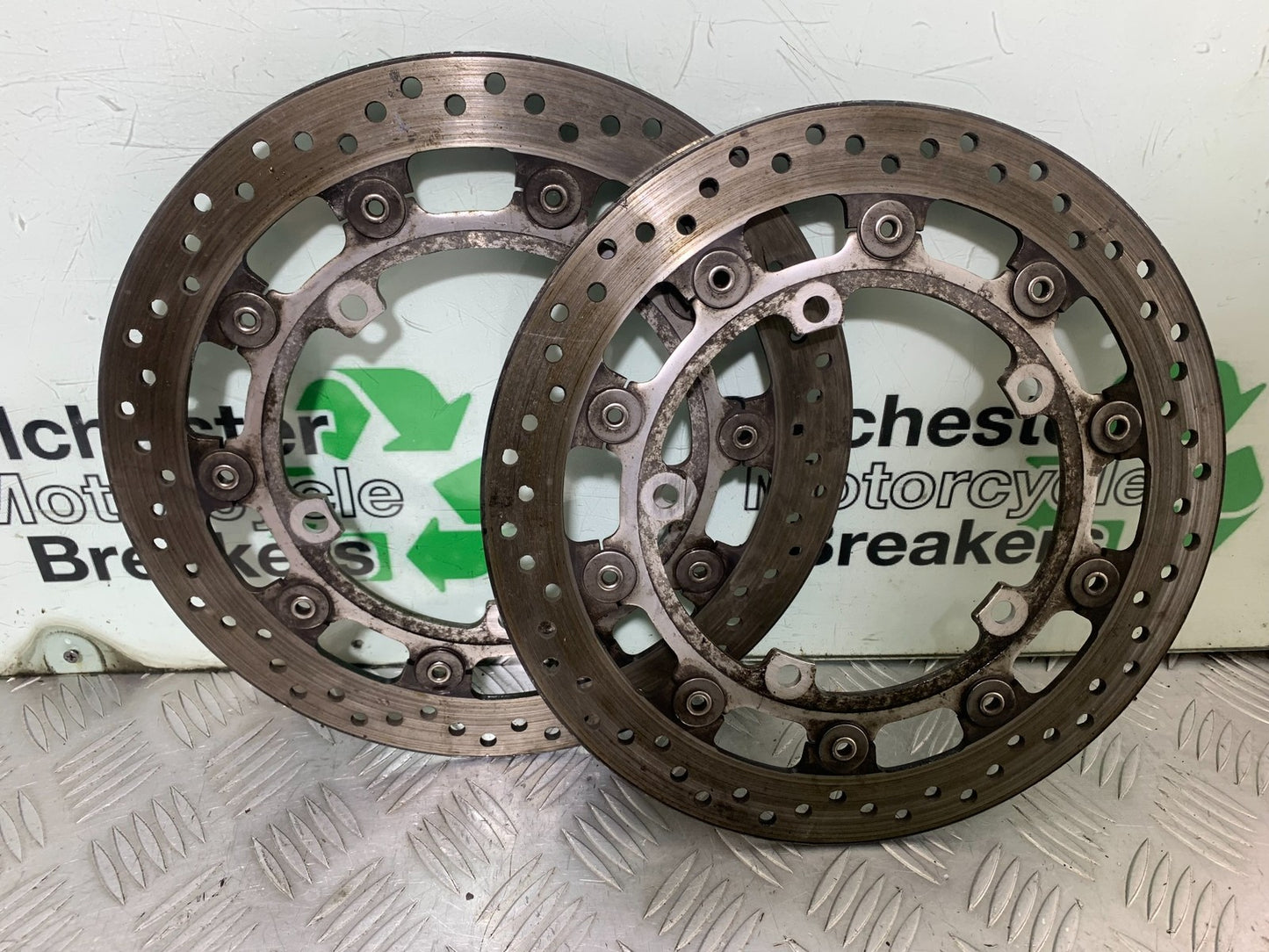 TRIUMPH 1050 SPRINT GT FRONT BRAKE DISCS  YEAR 2010-2016 (CMB1250)