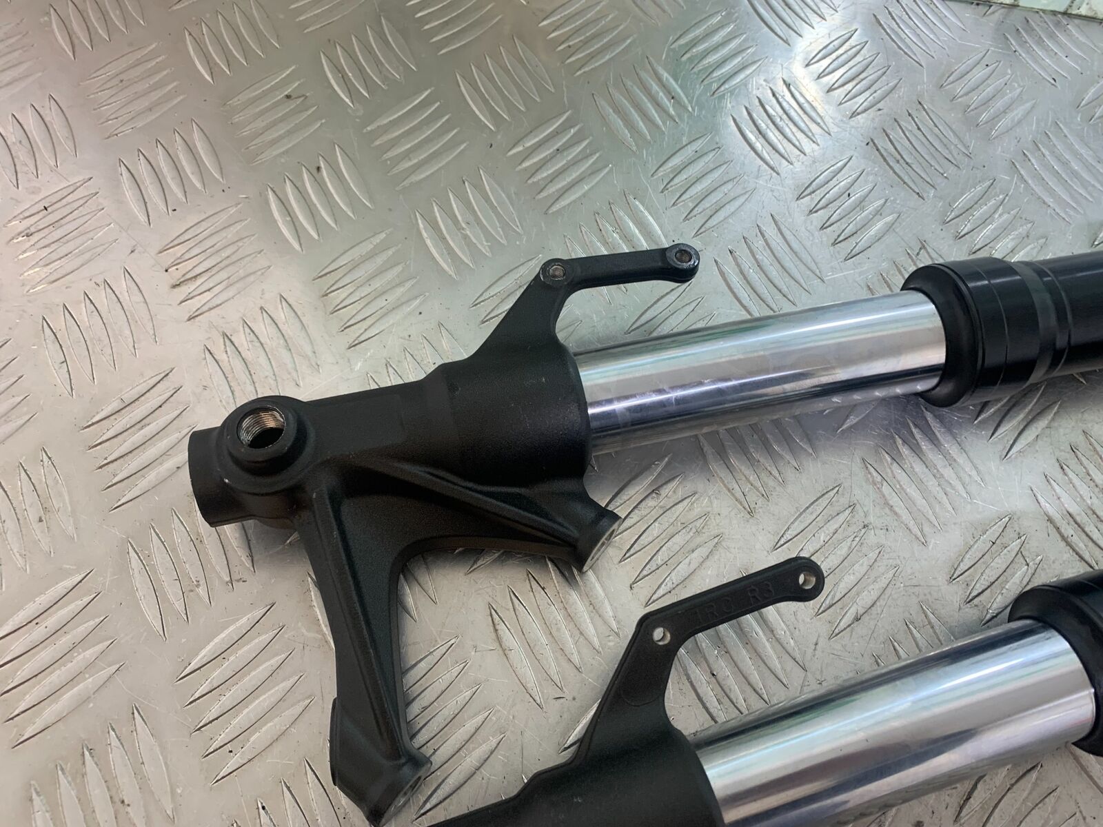 YAMAHA XSR900 XSR 900 FORKS  YEAR 2021-2022 (CMB1073)