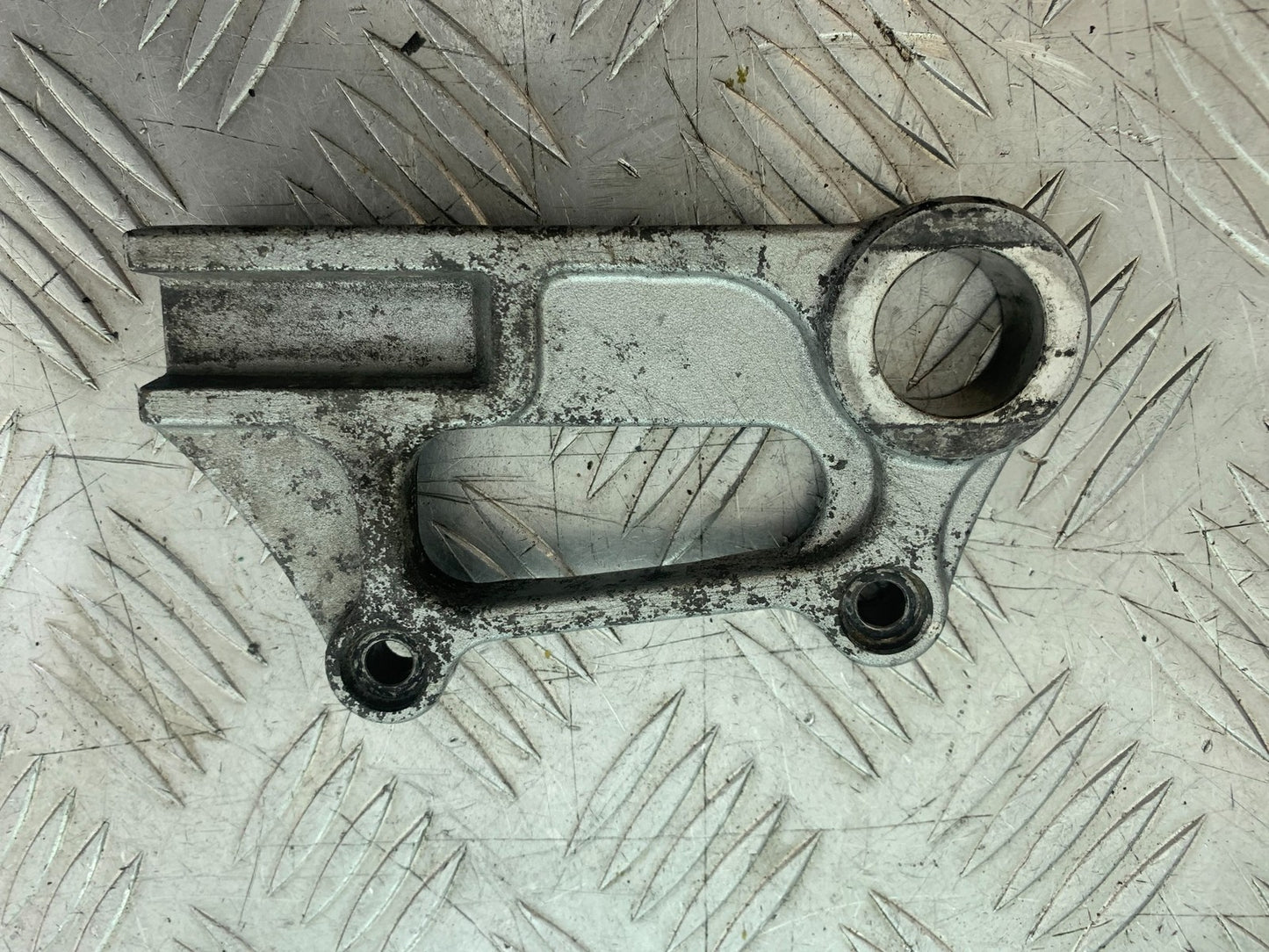 KAWASAKI ZX9R ZX9 E1 REAR CALIPER BRACKET  YEAR 2000-01 (CMB1171)