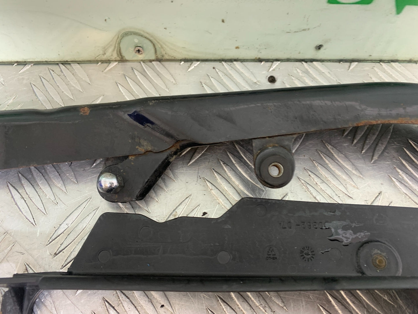 HARLEY DAVIDSON FXS BLACKLINE 1585 CHAIN GUARD   YEAR 2012 (CMB1147)