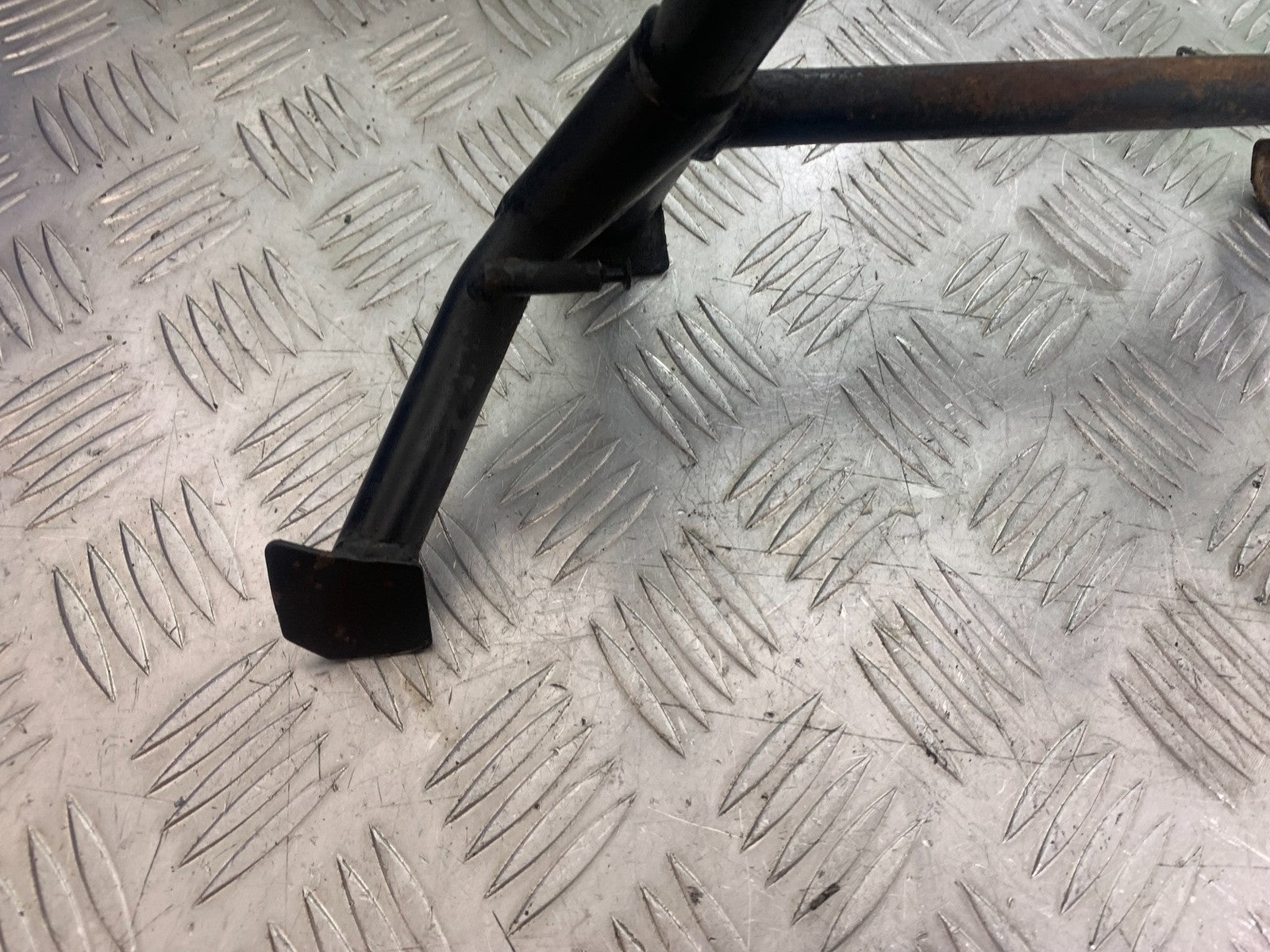 TRIUMPH 955i SPRINT ST CENTER STAND  1999-2004 (CMB1176)