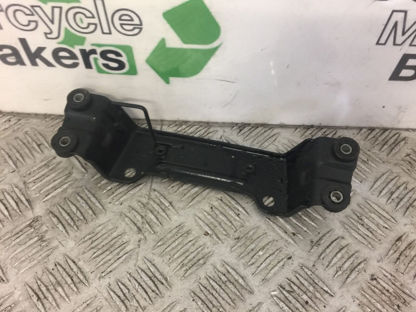 SUZUKI GSF1200  GSF 1200 BANDIT TANK BRACKET   YEAR 1997