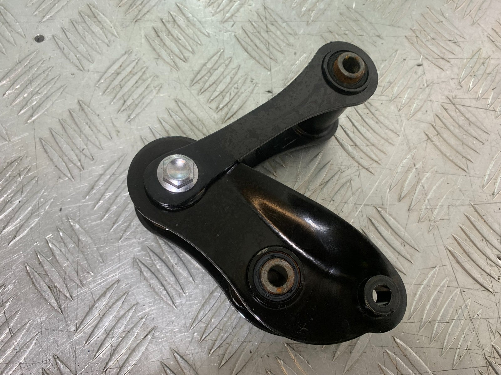 TRIUMPH TRIDENT 660 REAR SHOCK LINKAGE  YEAR 2021-2024 (CMB1295)