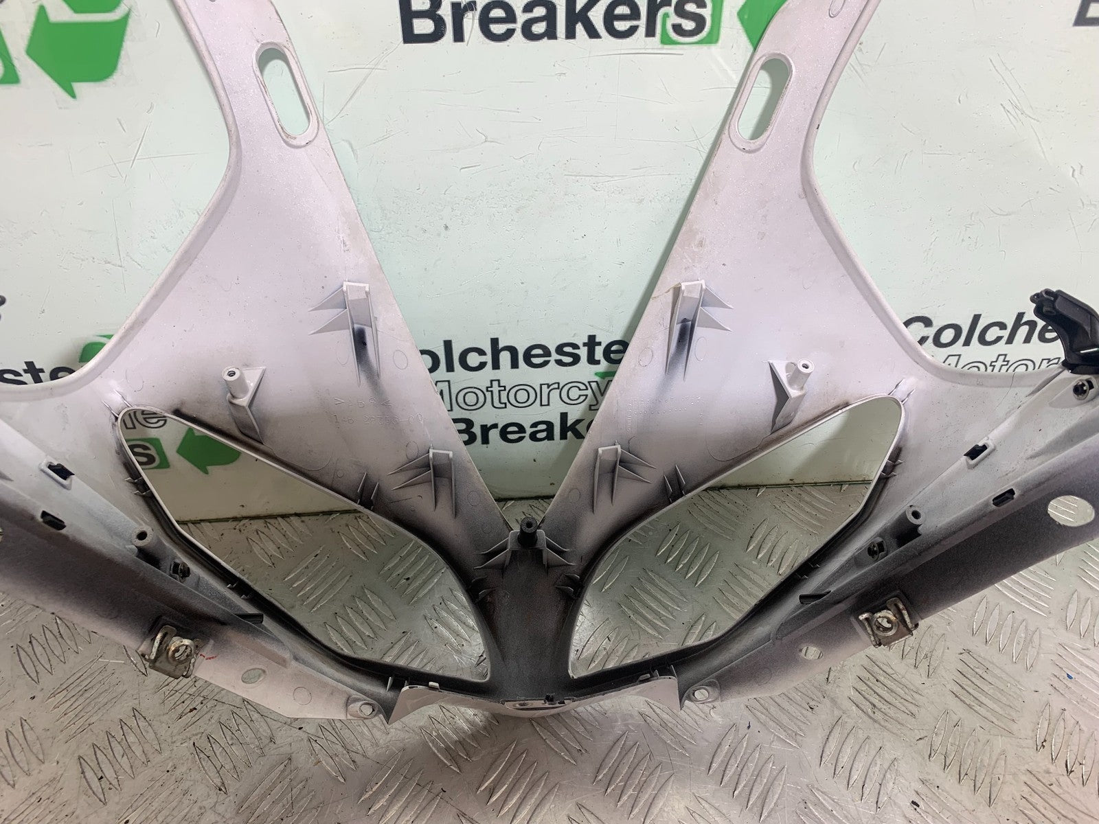 YAMAHA YZF R1 14 B BIG BANG TOP FAIRING   2009-14 (CMB1175)