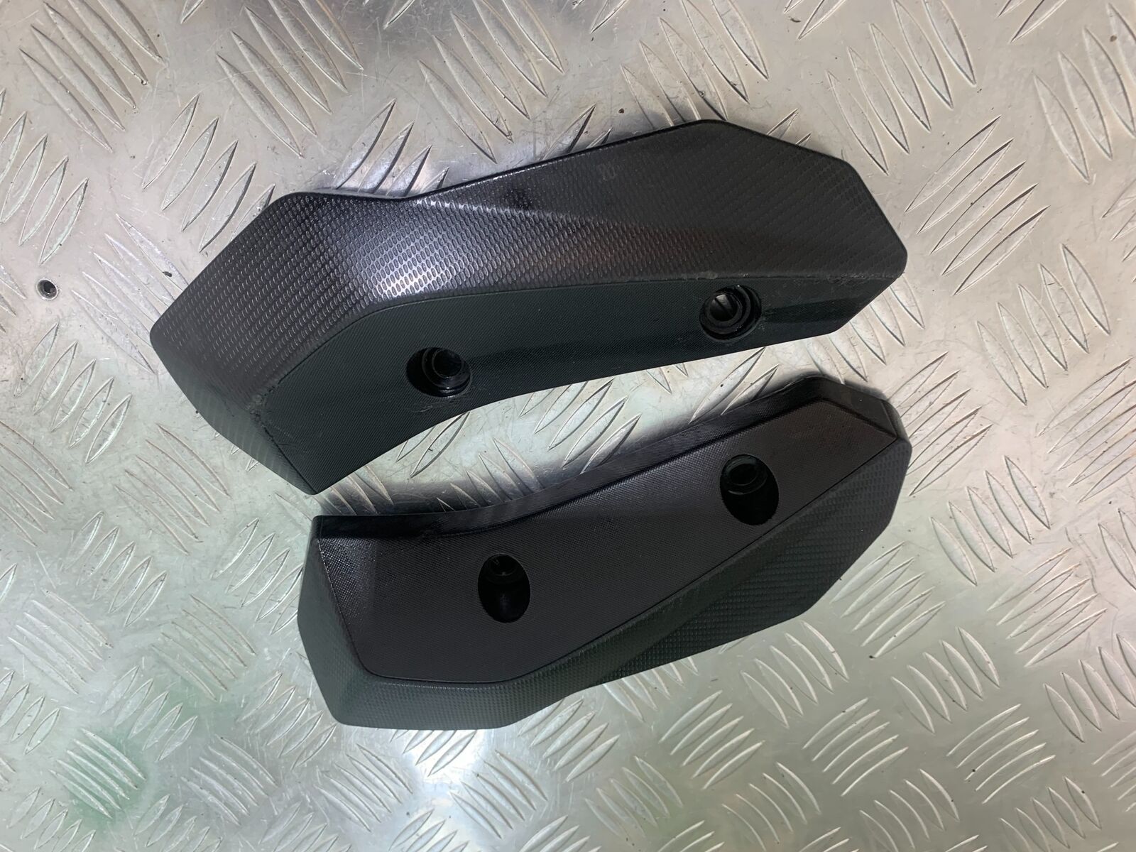 YAMAHA MT07 MT-07 LEFT AND RIGHT INFILL PANELS  YEAR 2014 (STOCK 995)