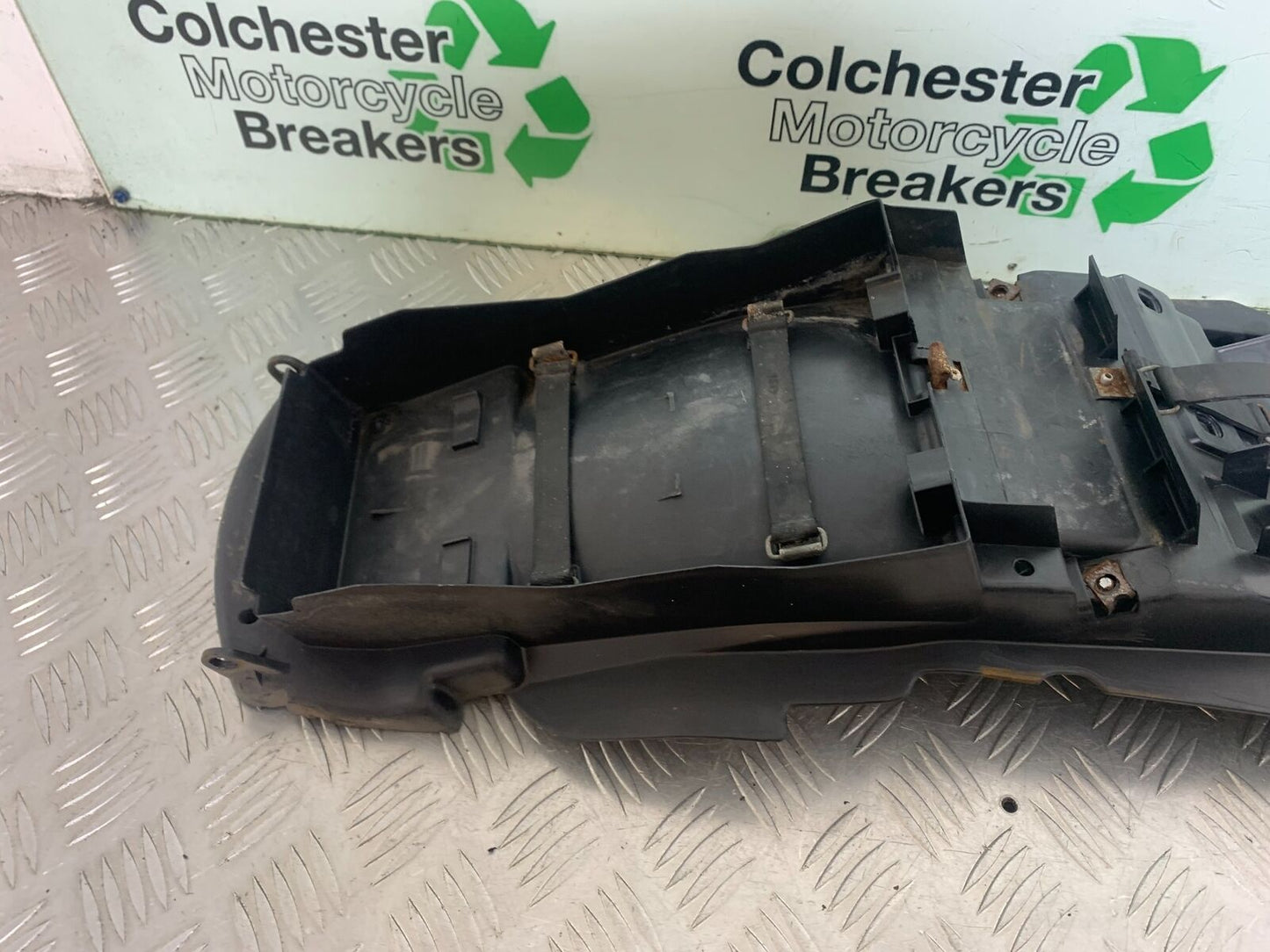YAMAHA XJR1300 XJR 1300 UNDERTRAY  1999-2003 (CMB1119)