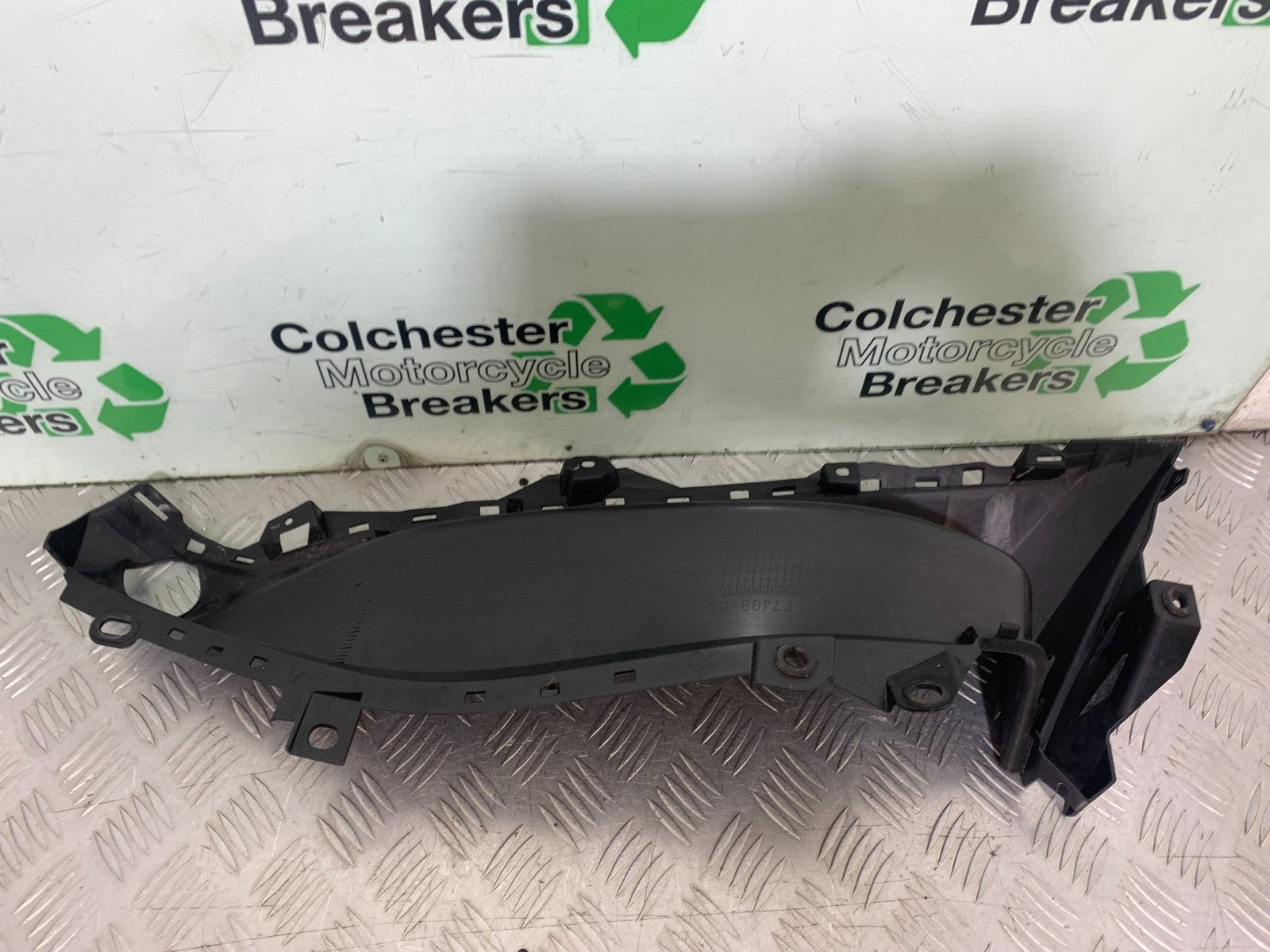 YAMAHA XMAX 300 FOOTBOARD YEAR 2017-2020 (CMB1218)
