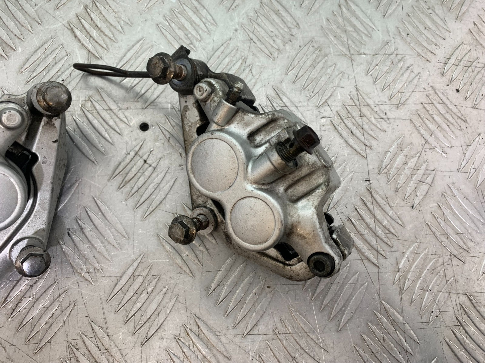 YAMAHA XV1100 XV 1100 VIRAGO FRONT BRAKE CALIPERS 1990-1999 (CMB1243)