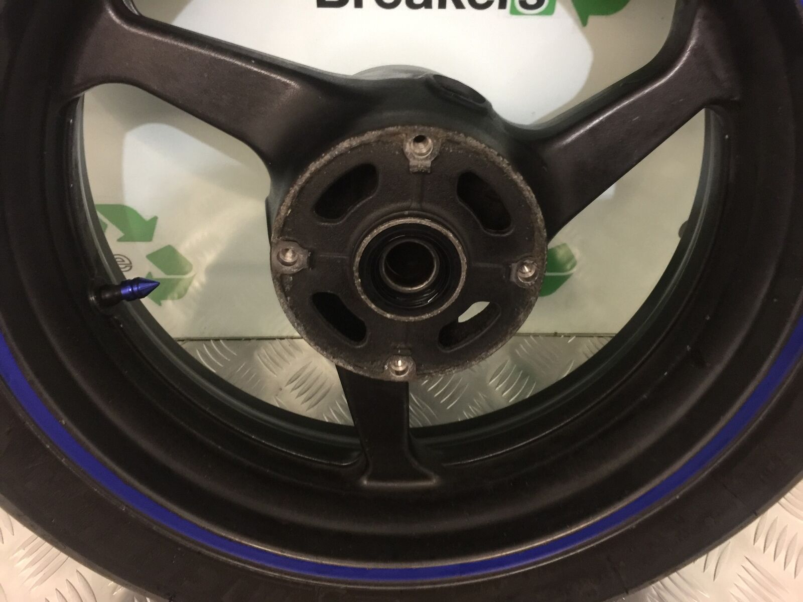 HONDA CBR600 RR REAR WHEEL  YEAR 2005-2006 (STOCK 933)