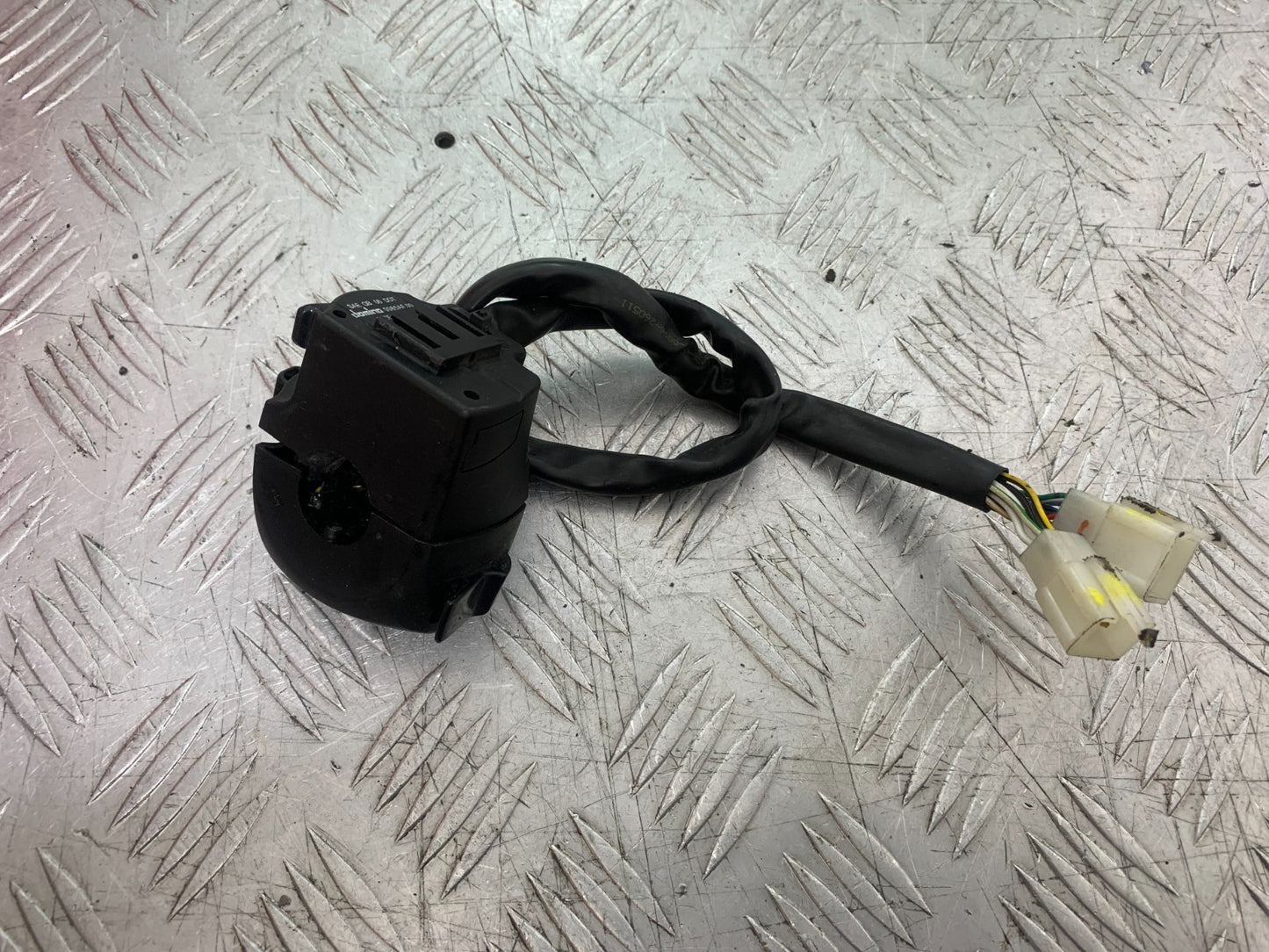 APRILIA TUONO 1000 V4R LEFT SWITCH GEAR   YEAR 2011-13  (CMB1331)