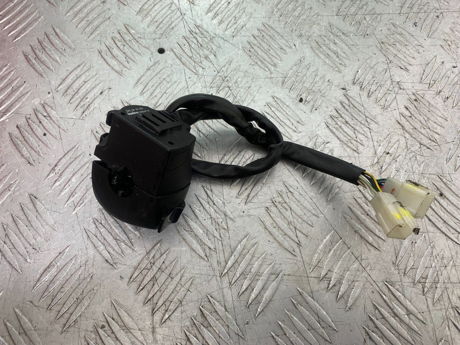 APRILIA TUONO 1000 V4R LEFT SWITCH GEAR   YEAR 2011-13  (CMB1331)