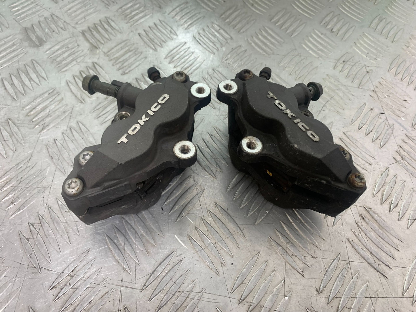 SUZUKI GSR600 GSR 600 FRONT BRAKE CALIPERS   2006-2010 (CMB1177)
