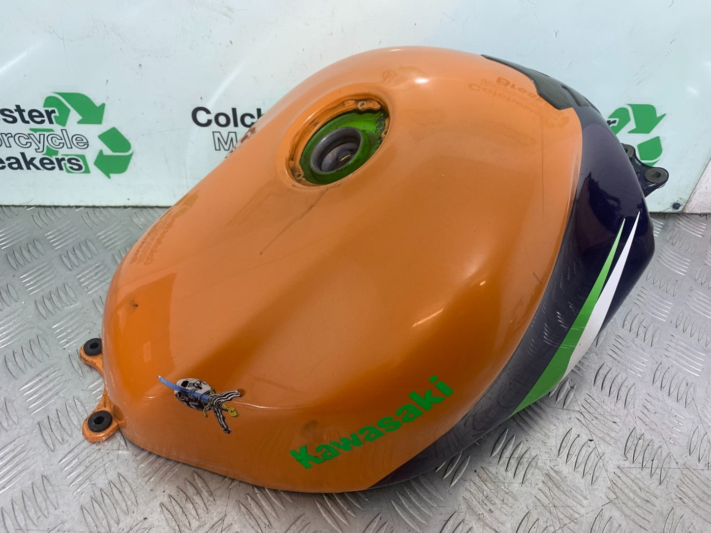 KAWASAKI ZX9R ZX9 E1 PETROL TANK  YEAR 2000-01 (CMB1171)