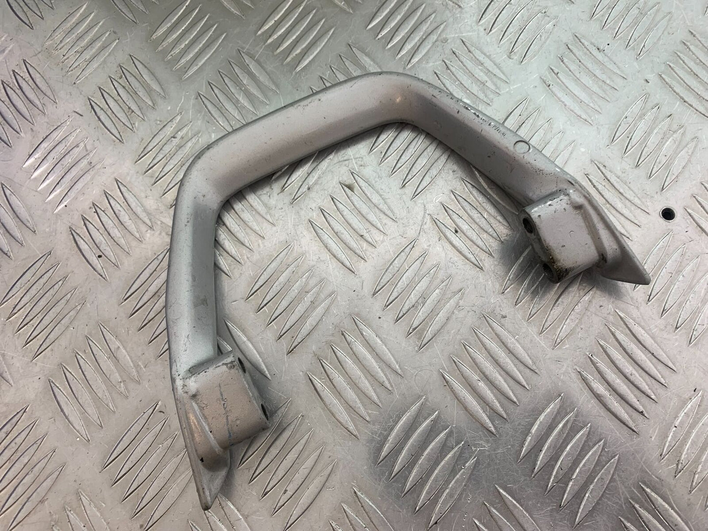 HONDA CBR125 CBR 125 GRAB RAIL  YEAR 2004-06  (CMB1040)