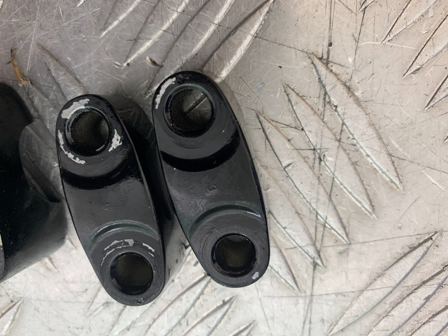 YAMAHA NMAX-125 N MAX 125 HANDLEBAR CLAMPS YEAR 2015-2020  (CMB1231)