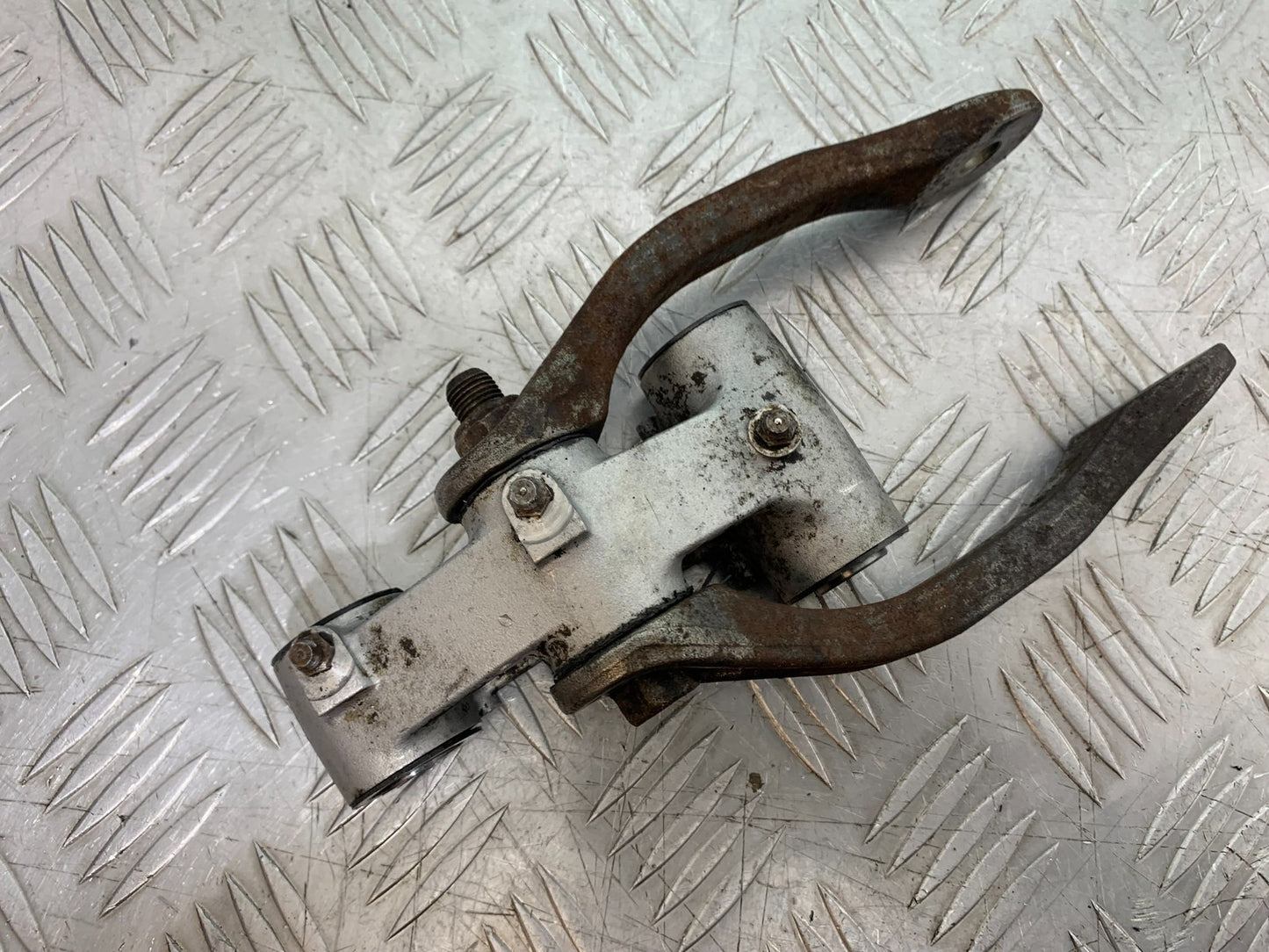 KAWASAKI ZZR1100 D REAR SHOCK LINKAGE   YEAR 1993-2001 (CMB1189)