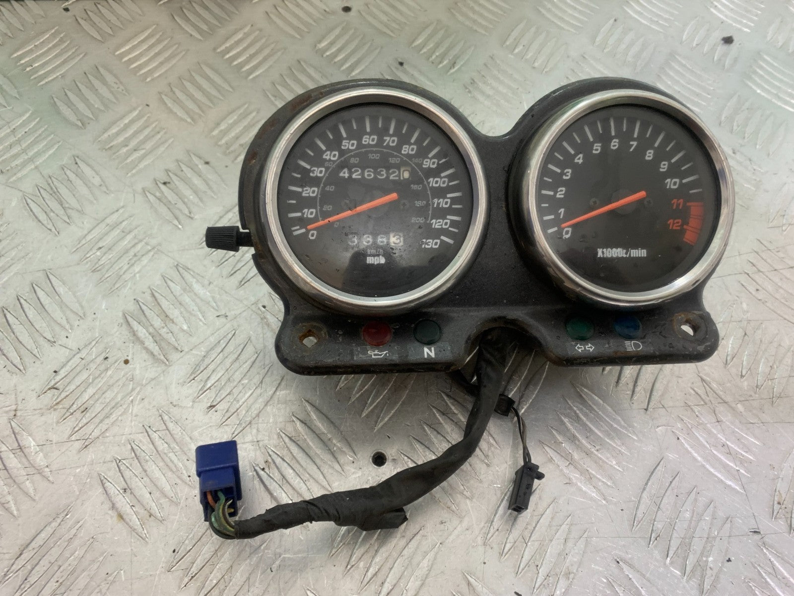 SUZUKI GS500 GS 500 CLOCKS (DAMAGED)  YEAR 2001-2008 (CMB1254)