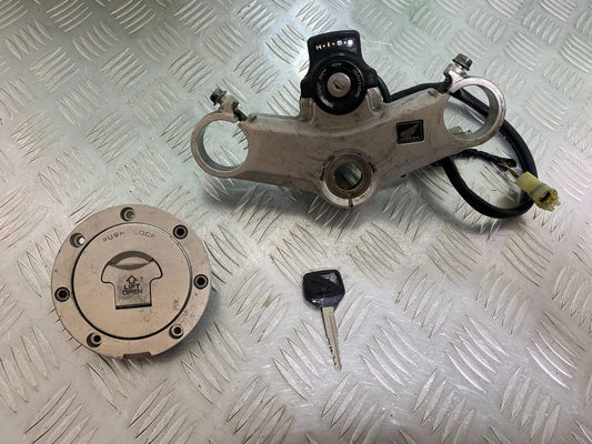 HONDA VFR800 VFR 800 V-TEC LOCKS AND KEY (NO ECU)  YEAR 2002 -09 (CMB1012)