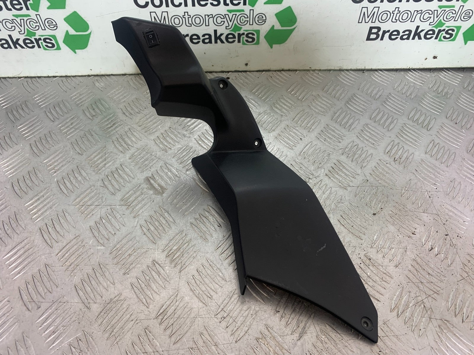 KAWASAKI GTR1400 GTR 1400 RIGHT TOP FAIRING INFILL PANEL YEAR 2007-2009(CMB1174)