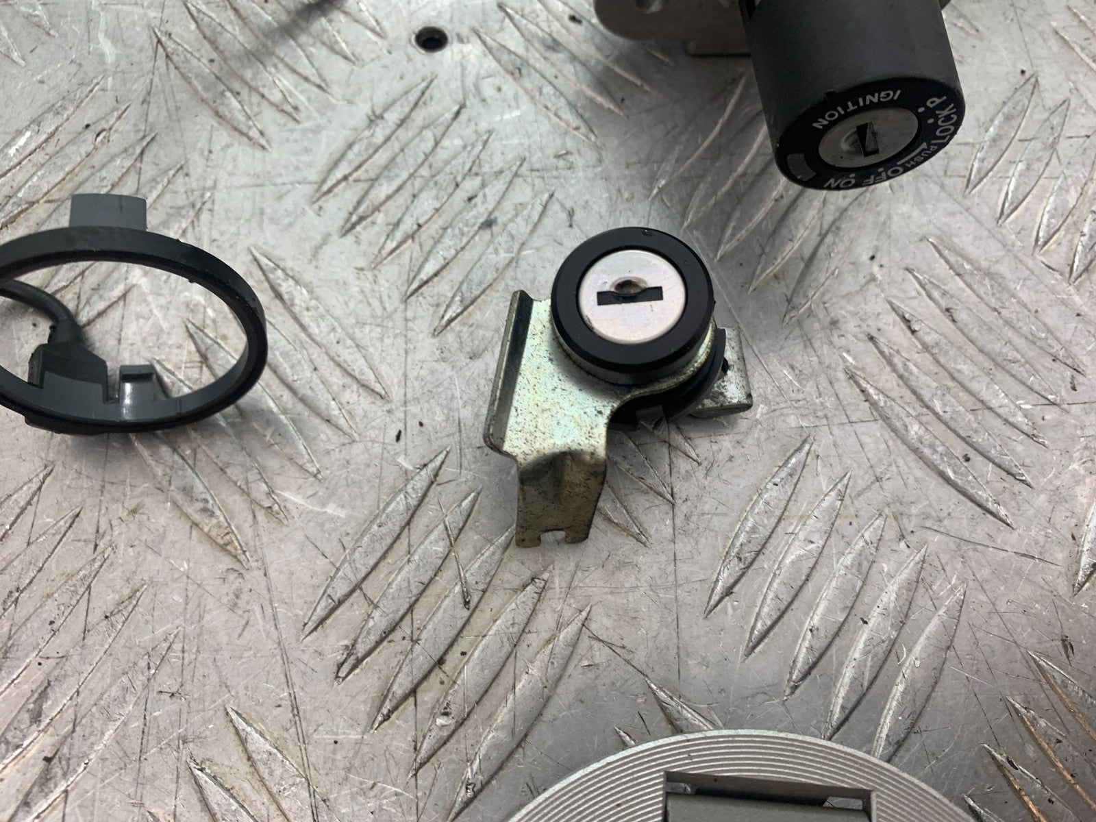 DUCATI 1198 S ECU LOCKS CLOCKS KEYS CODE   YEAR 2009-2011 (CMB1219)