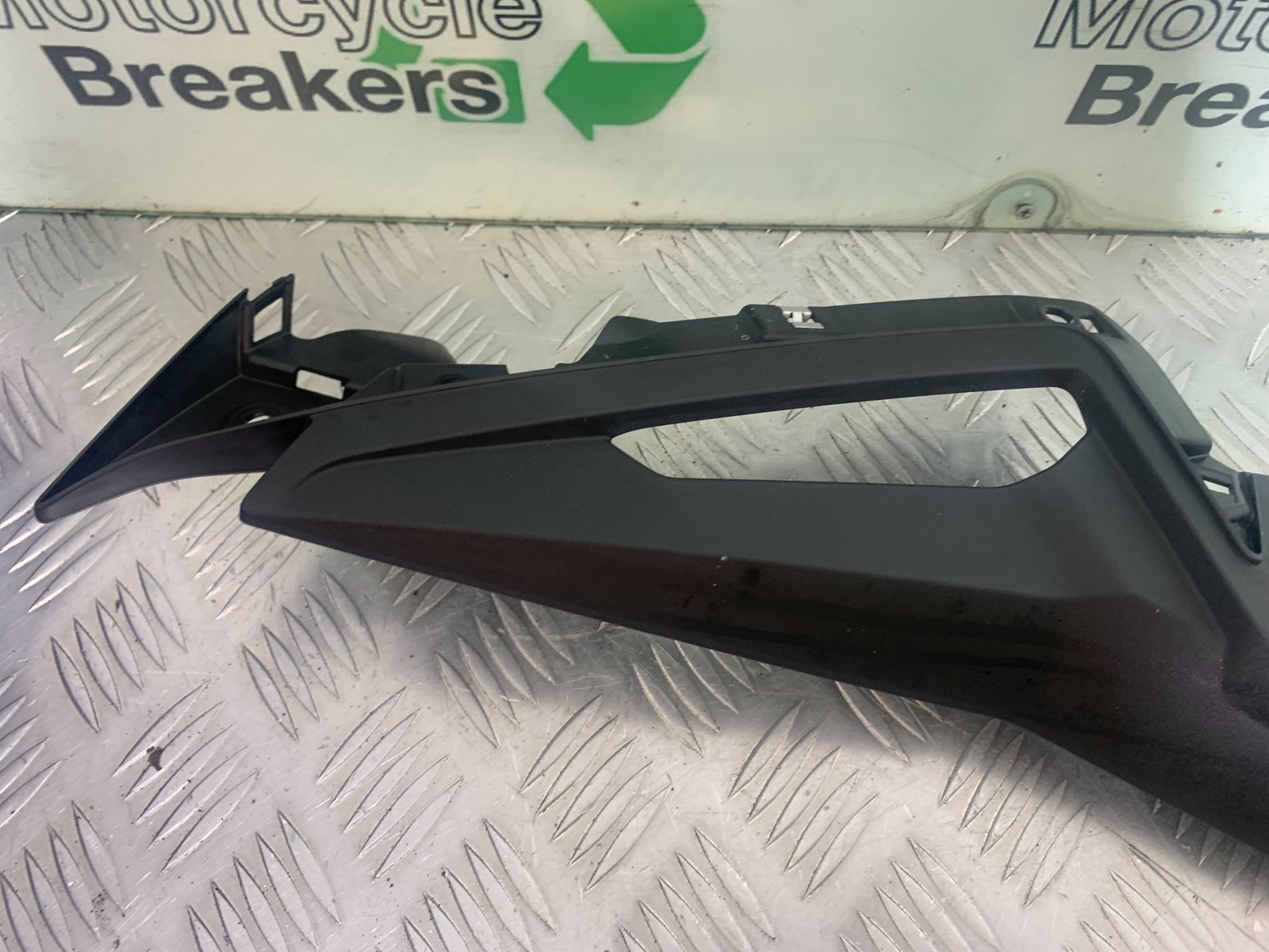 BMW M1000 R LEFT FAIRING PANEL YEAR 2023-2024 (CMB1140)