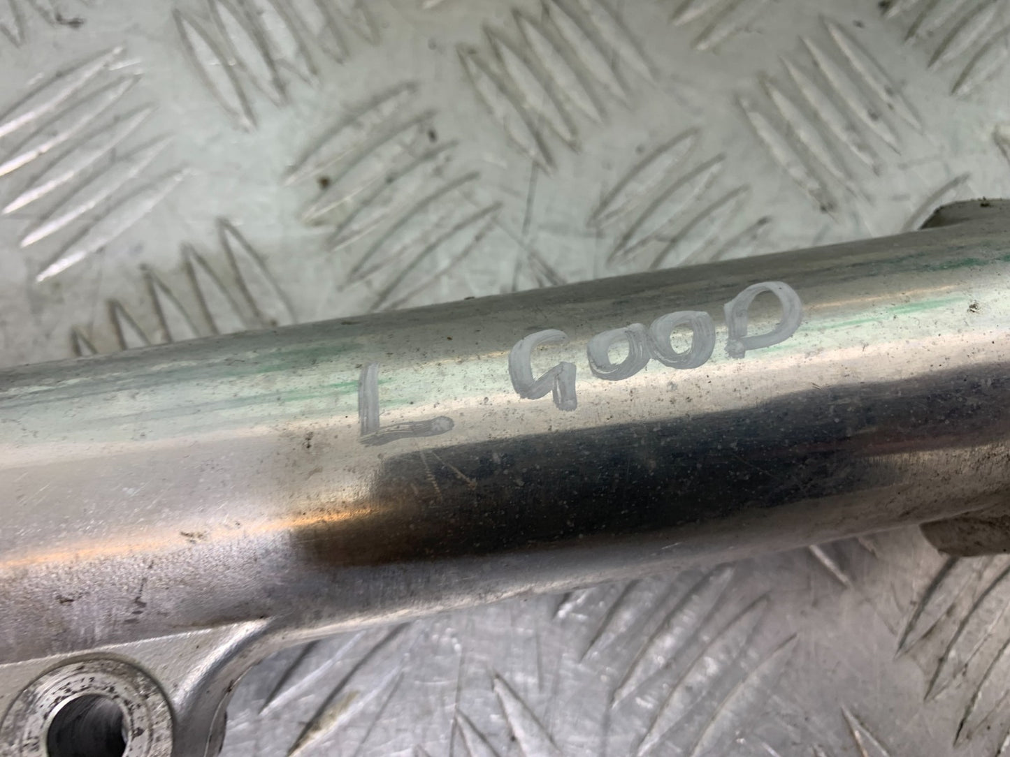 HONDA VT700 VT 700 SHADOW RIGHT FORK YEAR 1984-85 (CMB1328)