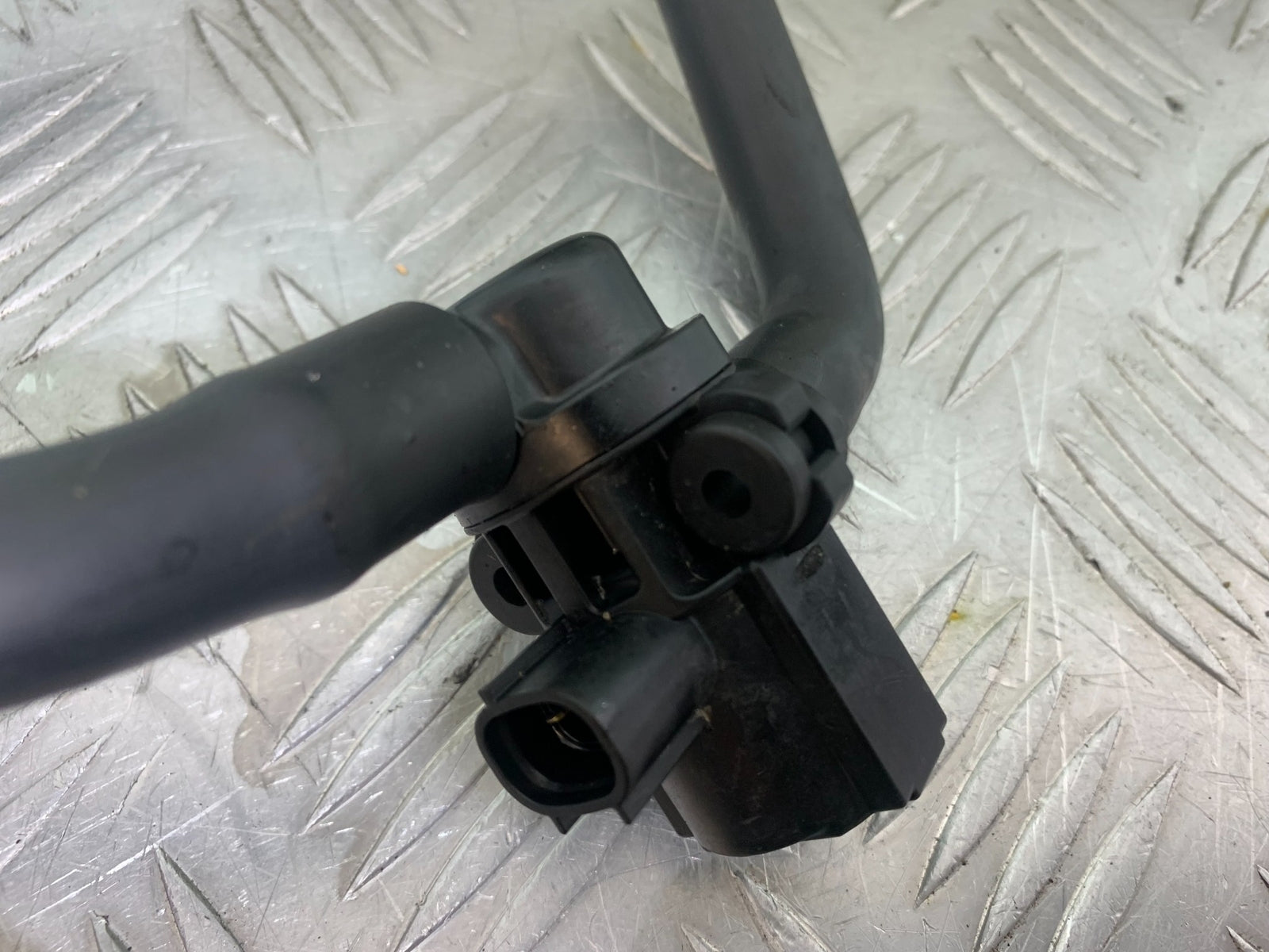 TRIUMPH TRIDENT 660 AIR VALVES YEAR 2021-2024 (CMB1148)
