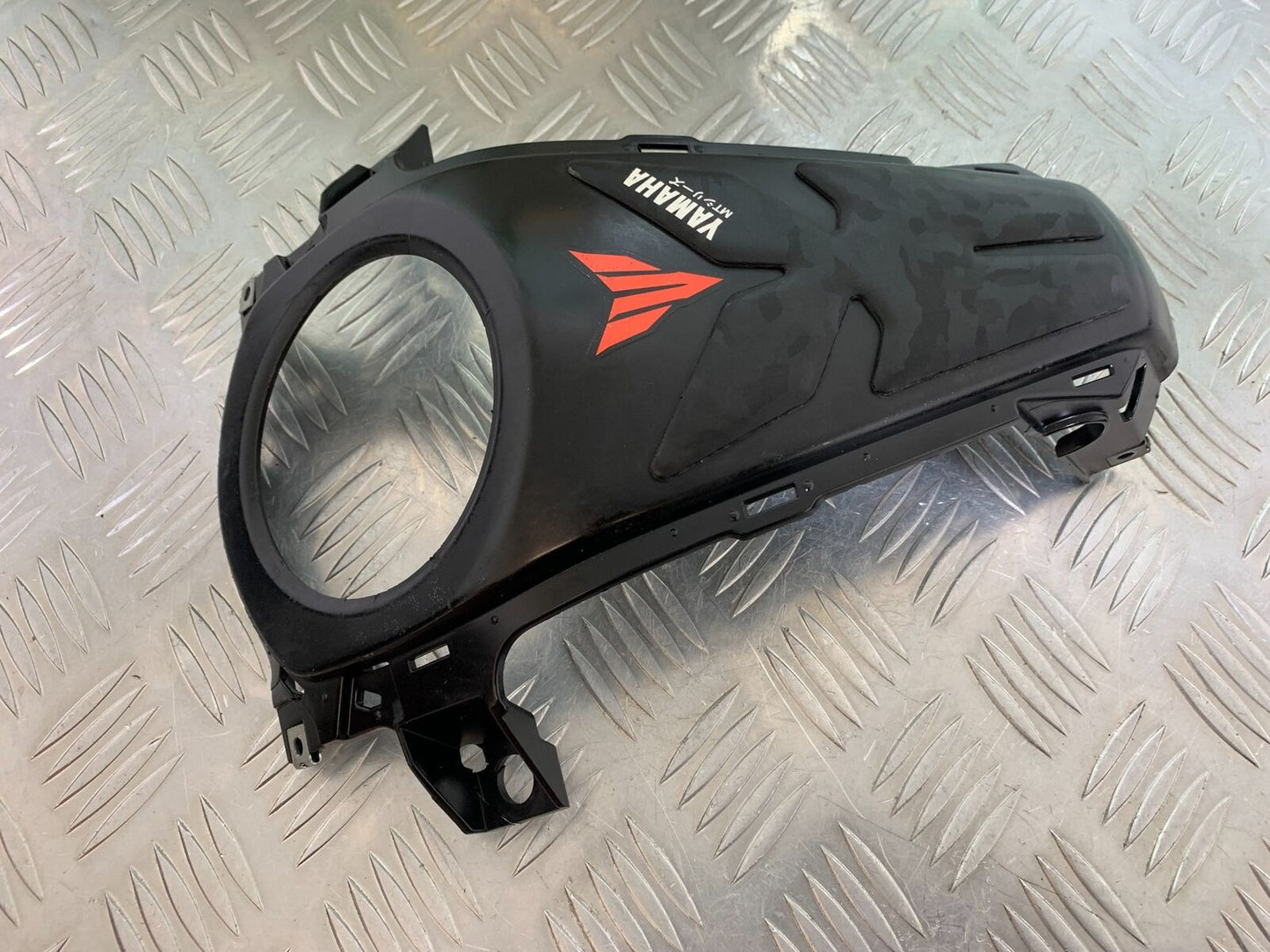 YAMAHA MT 125 MT125 CENTER TANK PANEL YEAR 2021-2024 ABS (CMB1010)