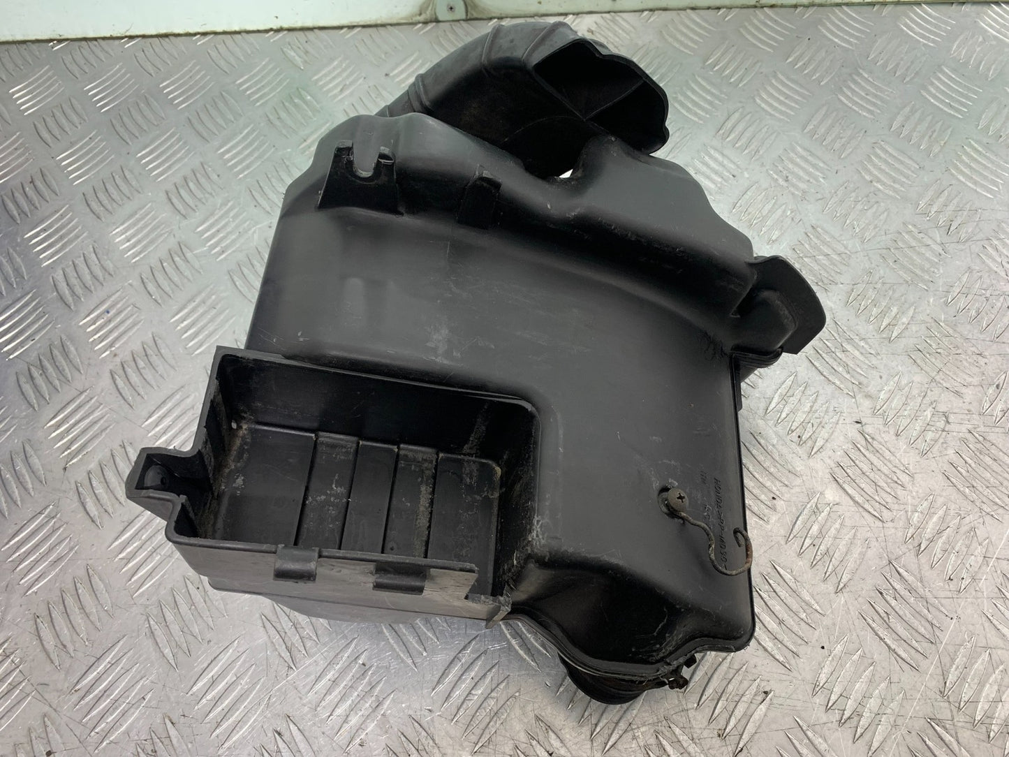 HONDA CB600 CB 600 HORNET AIRBOX  YEAR 1998-2002 (CMB1297)