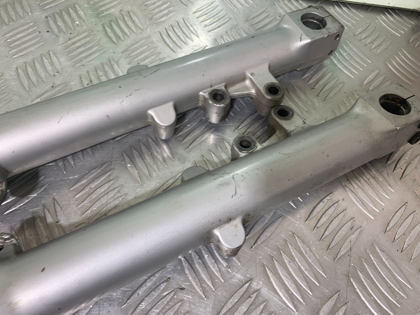 KAWASAKI Z750 ZR750 ZR-7S FORKS  YEAR 1999-05 (CMB1135)