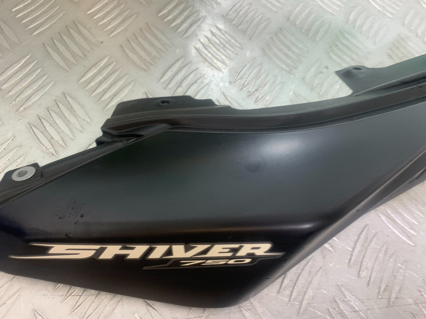 APRILIA SL750 SL 750 SHIVER RIGHT SEAT PANEL   YEAR 2008-2016 (CMB1242)