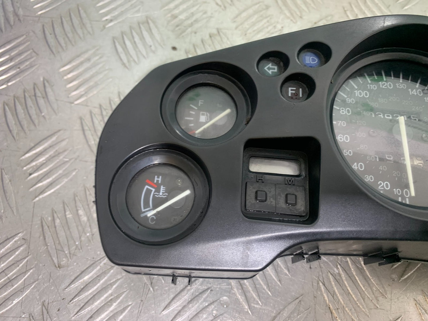 HONDA CBR1100 BLACKBIRD CLOCKS SPEEDO DASH   YEAR 1999-2005 (CMB1232)