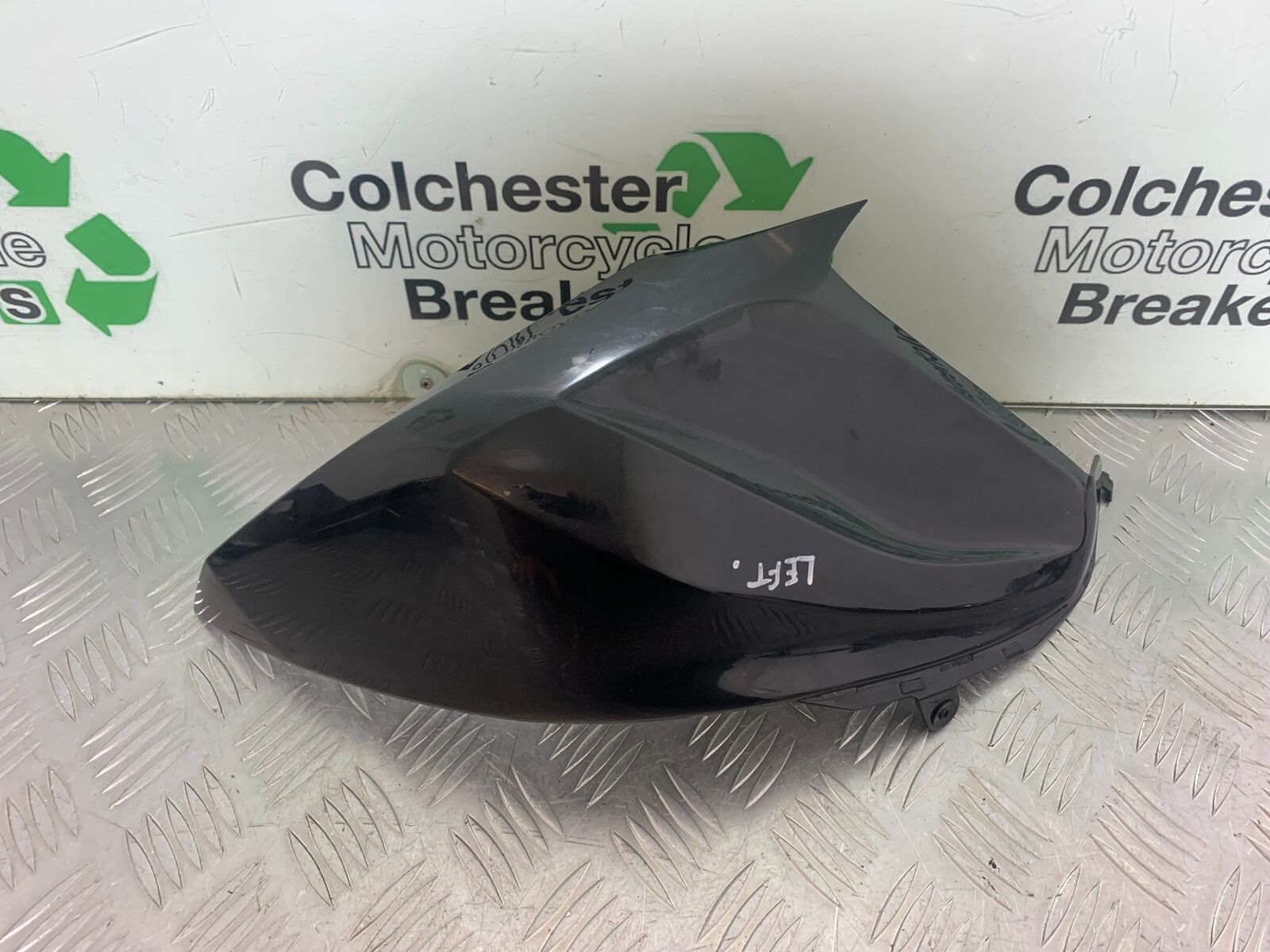 KAWASAKI Z800 Z 800 LEFT TANK COVER  YEAR 2013-2017 (CMB1059)