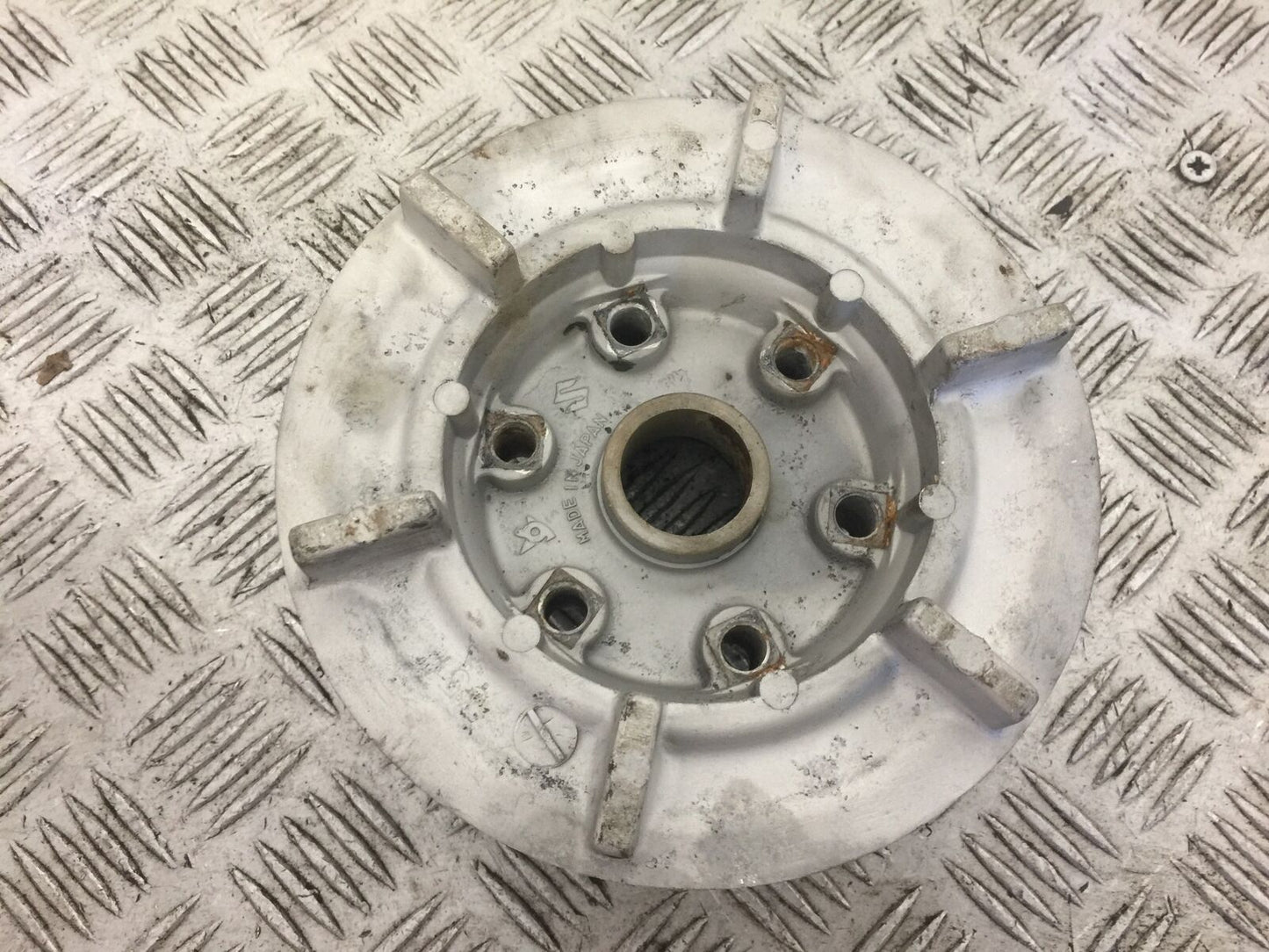 SUZUKI GT550 GT 550 SPROCKET CARRIER  (STOCK 594)