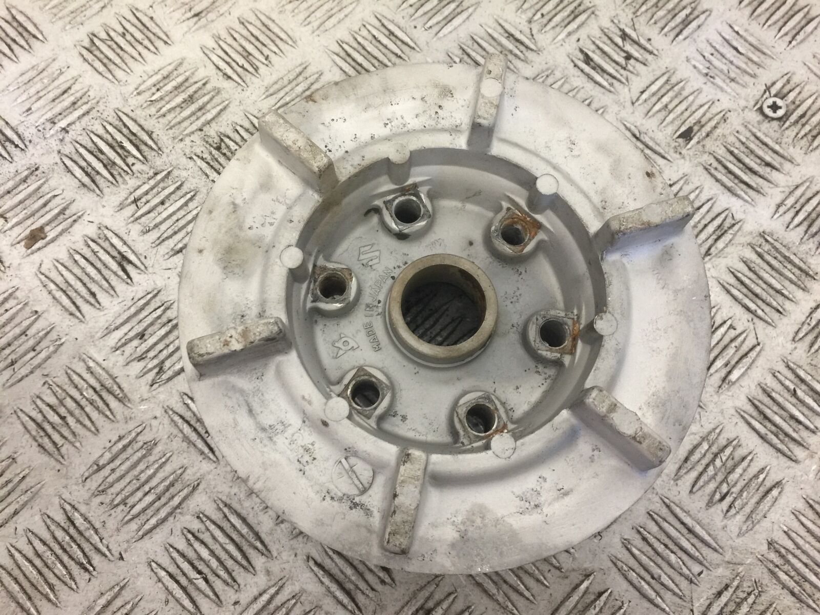SUZUKI GT550 GT 550 SPROCKET CARRIER  (STOCK 594)