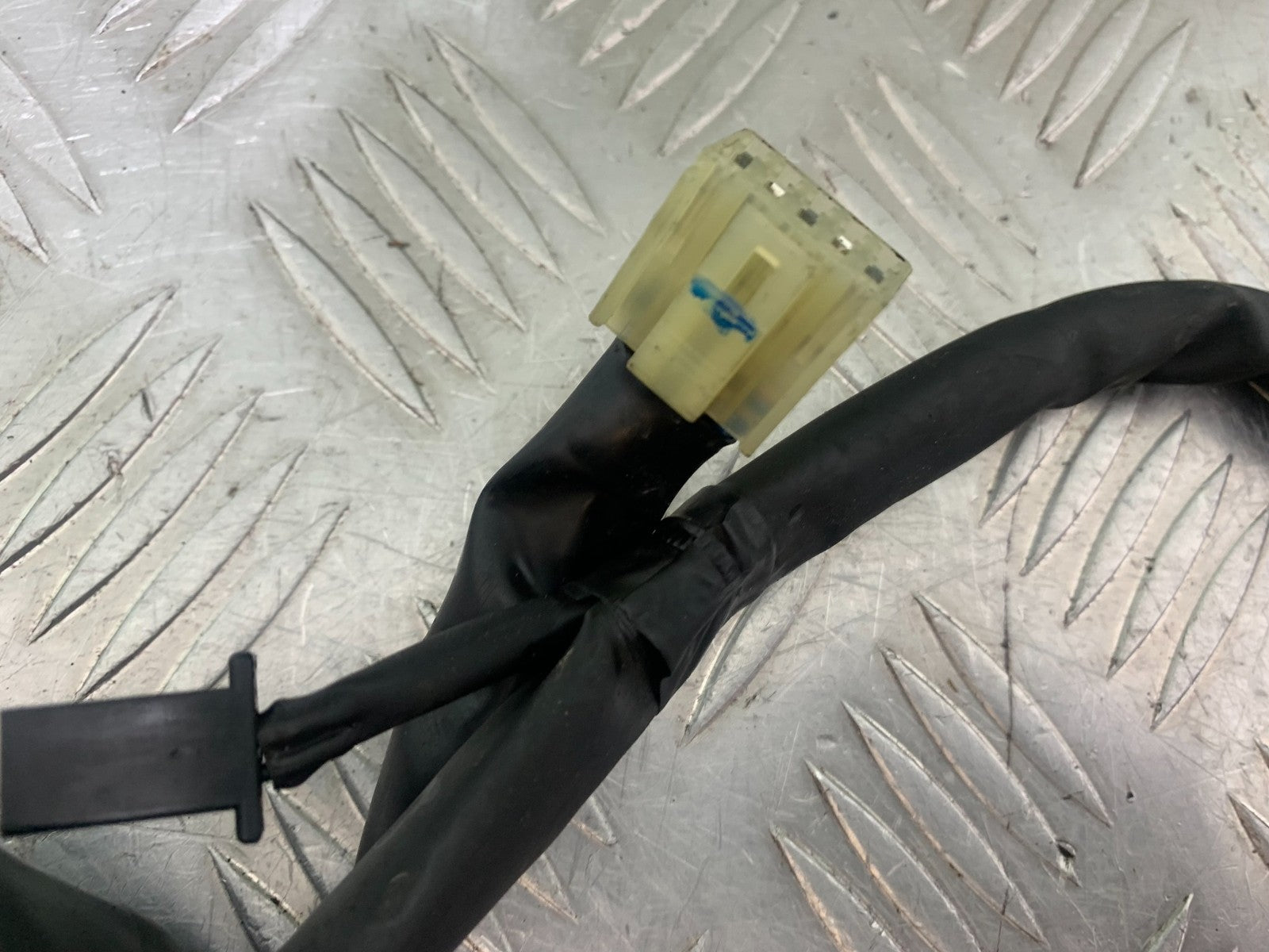 YAMAHA XJ6 XJ6-S LEFT SWITCH GEAR YEAR 2009-2015  (CMB1212)