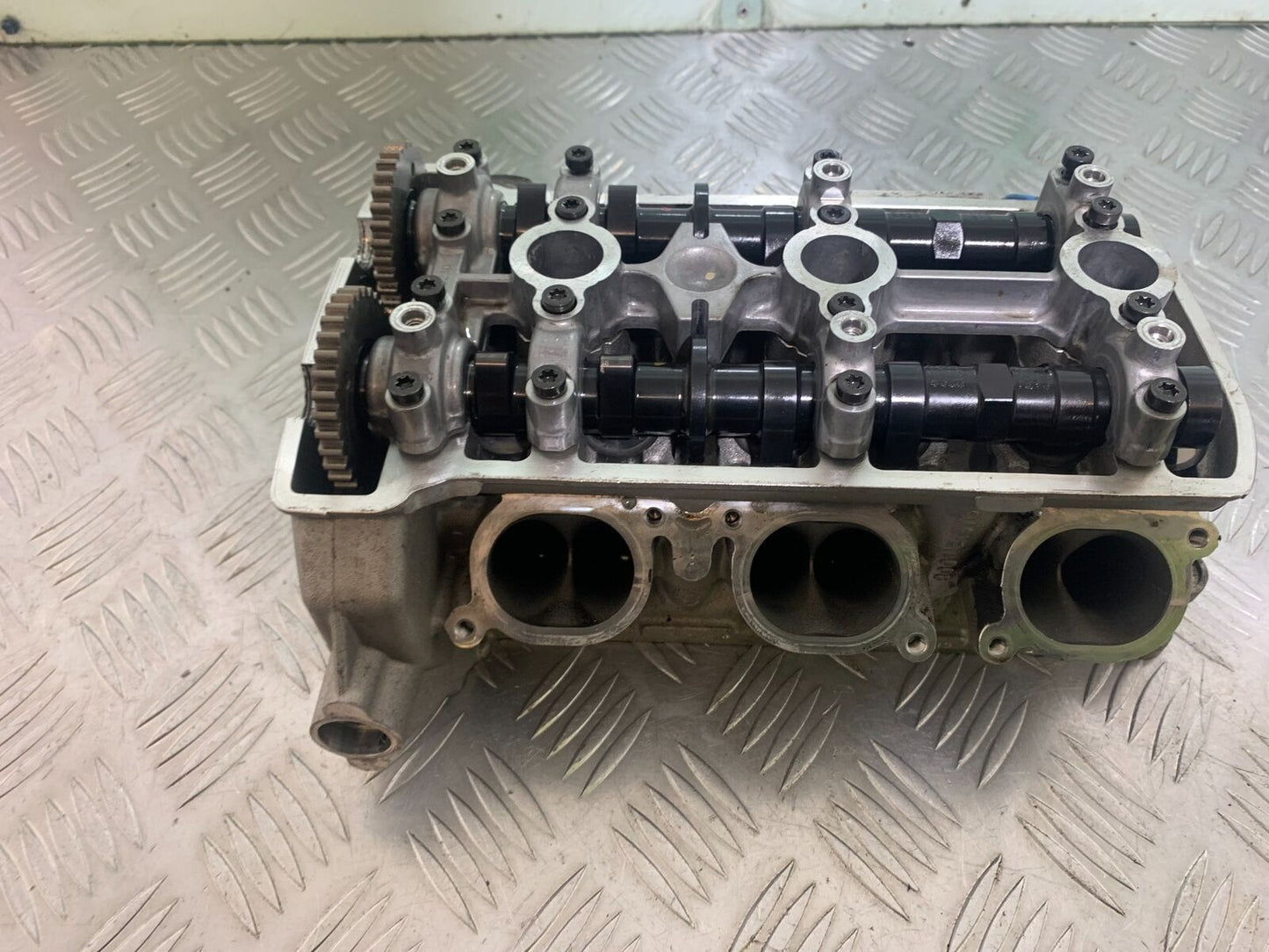 MV AGUSTA TURISMO VELOCE 800 CYLINDER HEAD AND CAMS  YEAR 2014-17 (CMB1051)
