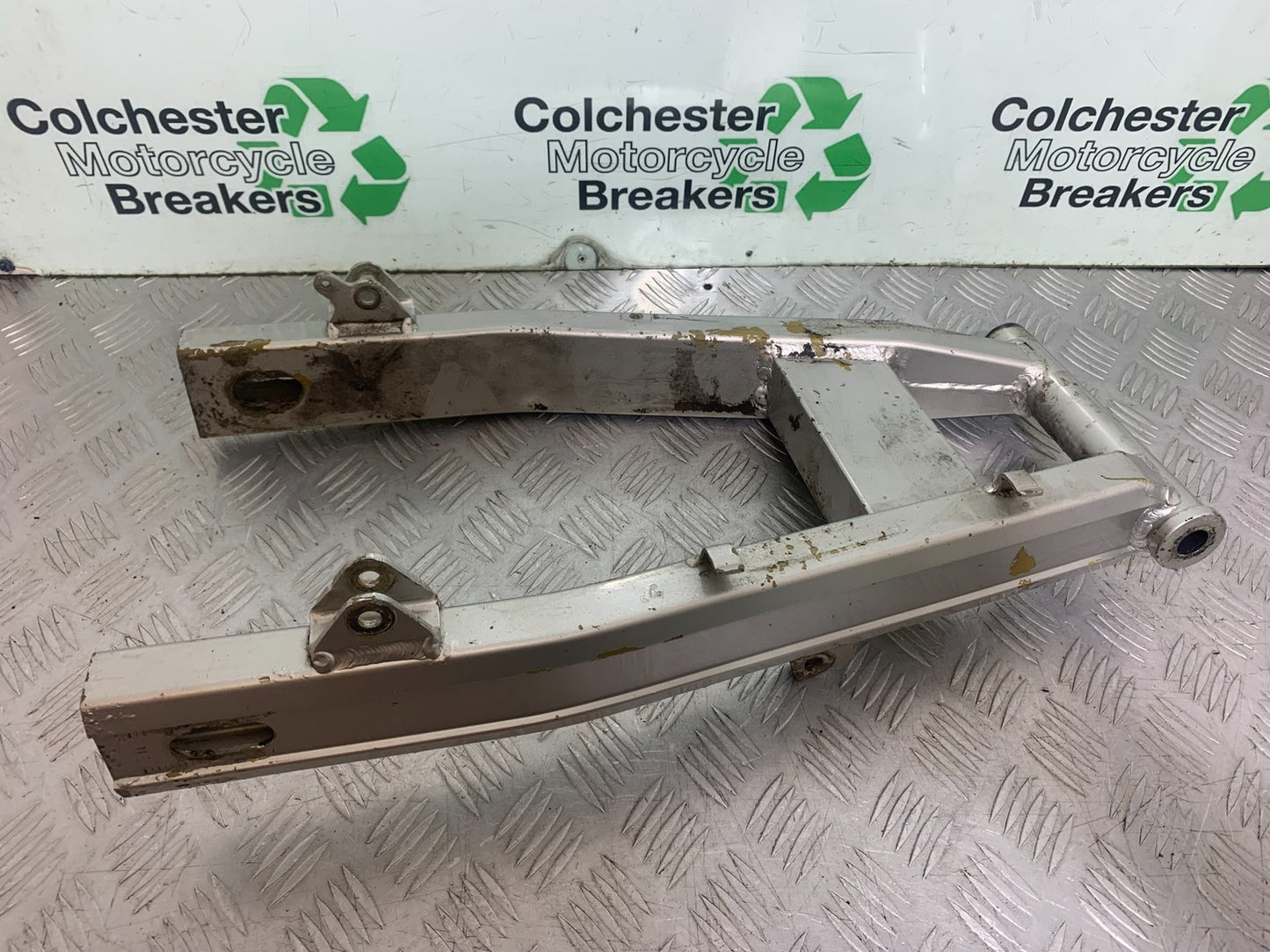 SUZUKI GSX750 INAZUMA SWINGARM  YEAR 1998-2003 (CMB1308)