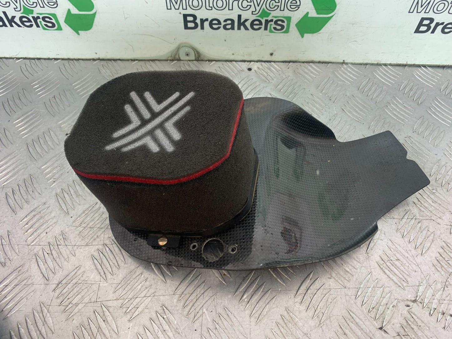 APRILIA RSV1000 R FACTORY MILLE PIPERCROSS AIRBOX  2004-09 (CMB1203)
