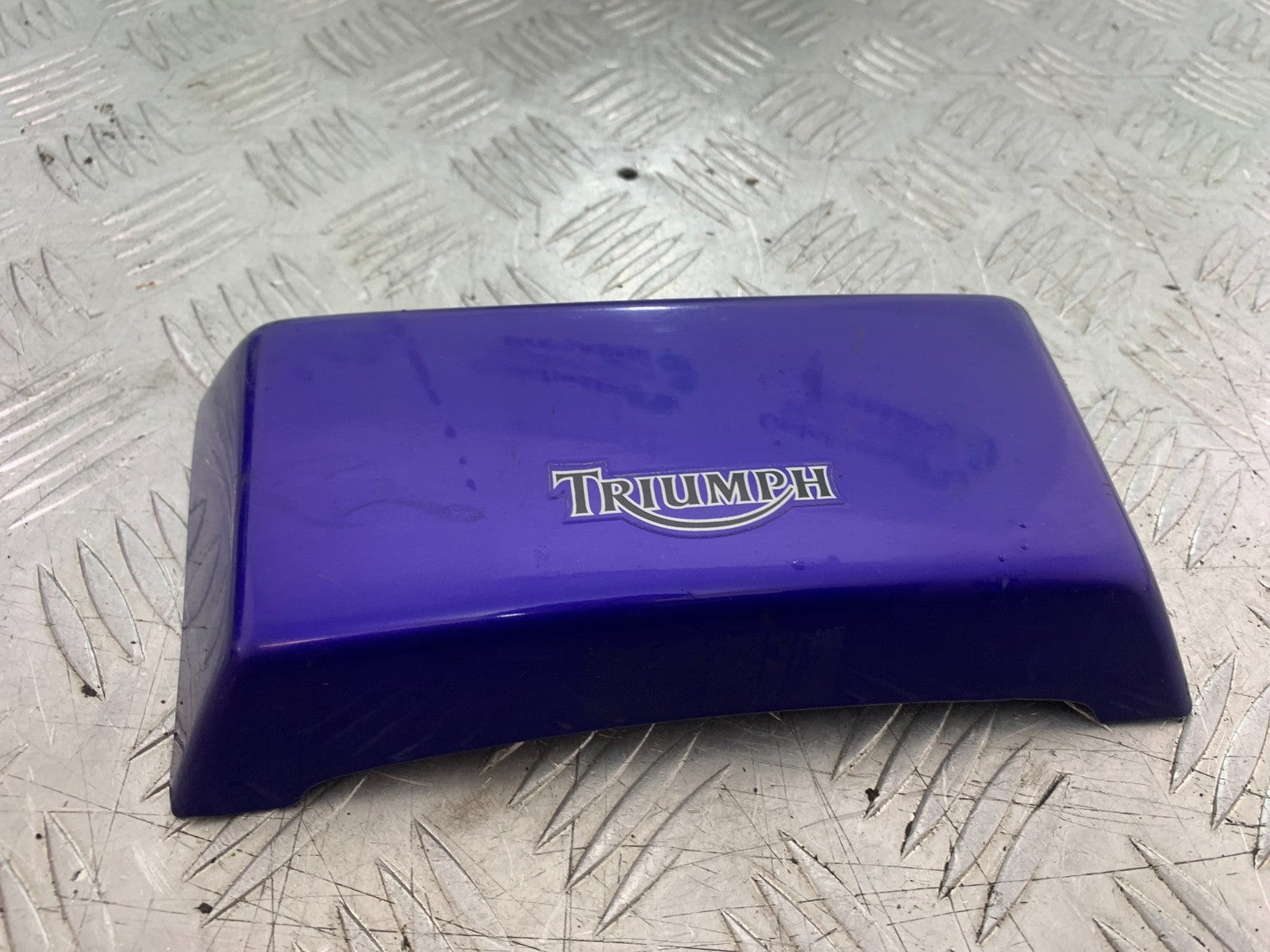 TRIUMPH TROPHY 900 TAIL PIECE JOINER   YEAR 1991-95 (CMB1251)