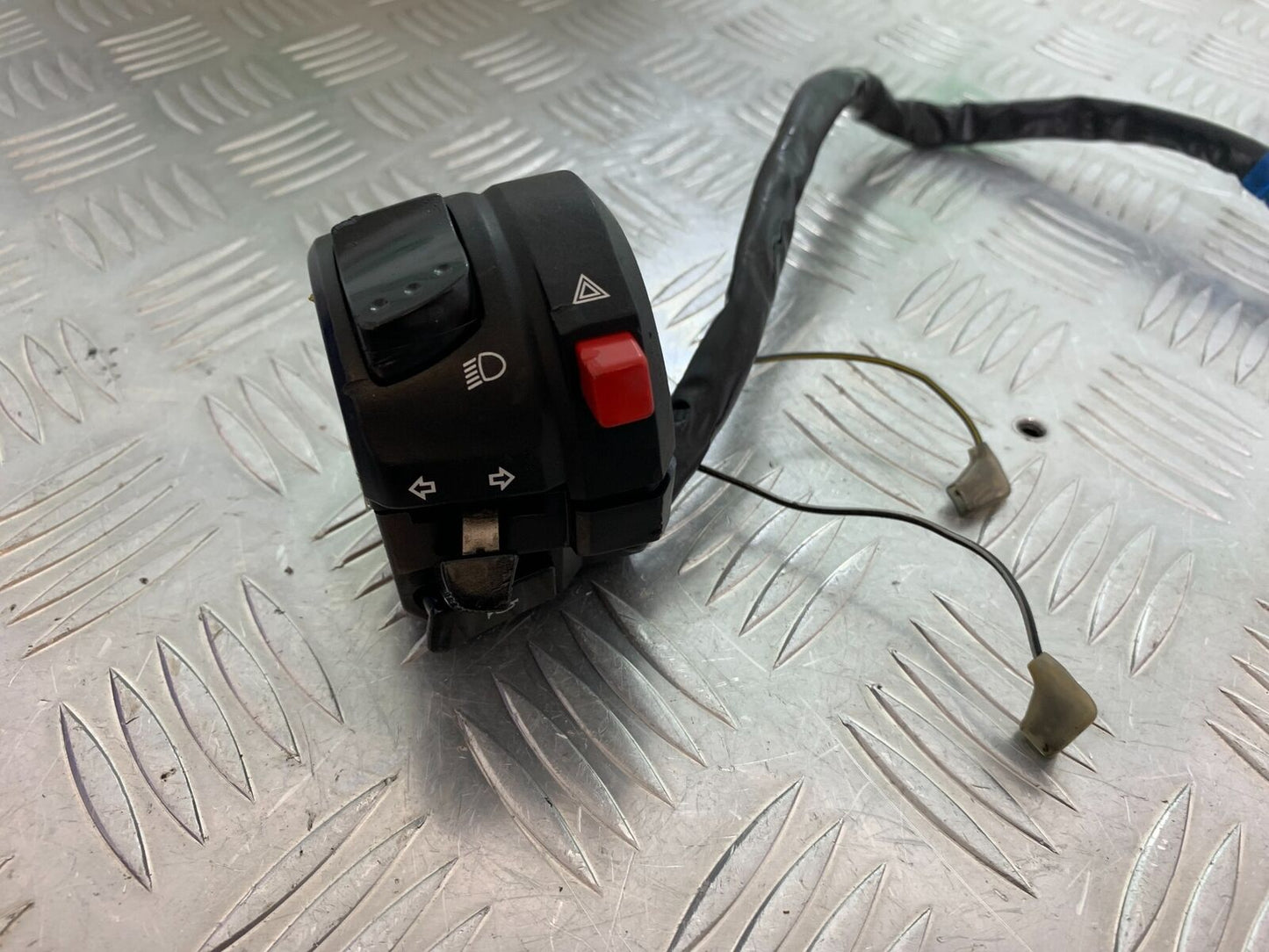 SUZUKI GSX1250 GSX 1250 LEFT SWITCH GEAR YEAR 2013-2016  (CMB1013)